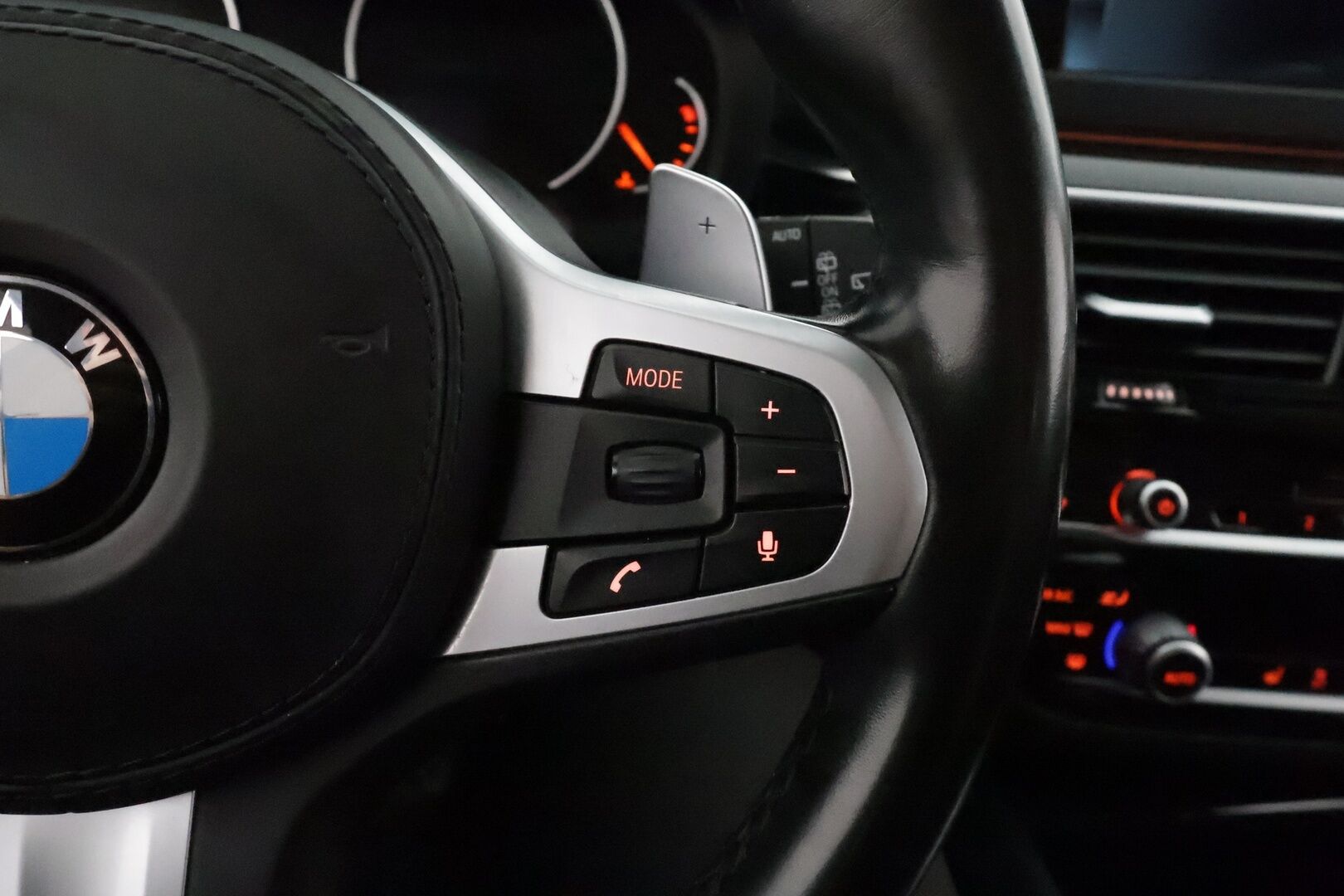 BMW 520 2018 G31 Touring 520i A Business Comfort SportLine - Digimittari / HiFi / Navi / LED / Peruutustutkat / Puolinahkasisusta / Sporttipenkit / Sähköluukku / Juuri tullut Tampereelle!
