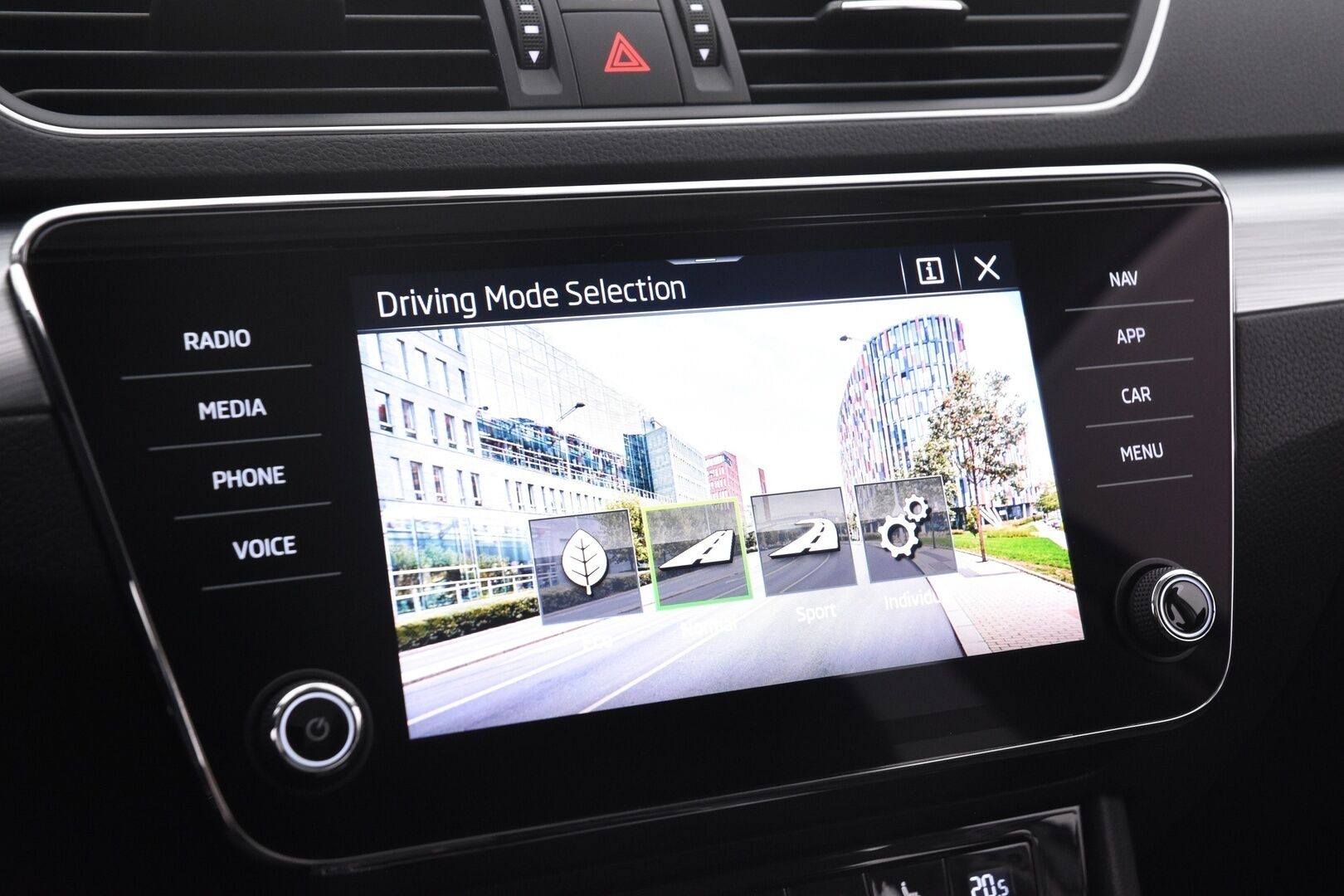 Skoda Superb 2022 1.5 TSI ACT Ambition * Webasto / Vakkari / Tutkat / Keyless * - Suomi-auto / Seuraava huolto 2026 
