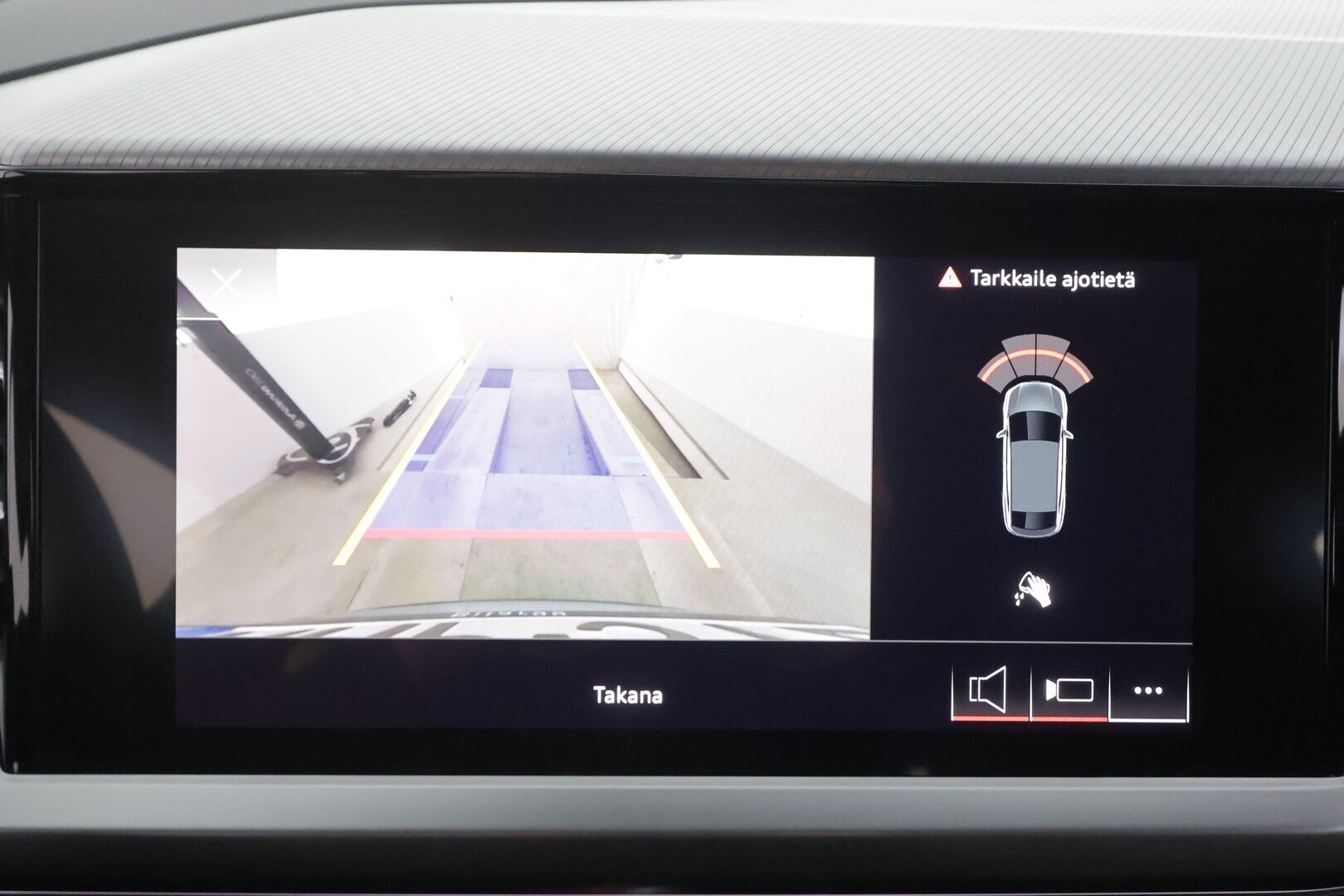 Audi Q4 e-tron 2022 40 e-tron Sportback S-line - ACC | ILP | HUD | P.Kamera | Kaistavahti | Digimittari | Matrix-LED | Navi | Sporttipenkit | Sähköluukku | Apple&Android | 1.Om Suomi-auto | Kahdet renkaat aluvanteilla | Merkkihuollettu |