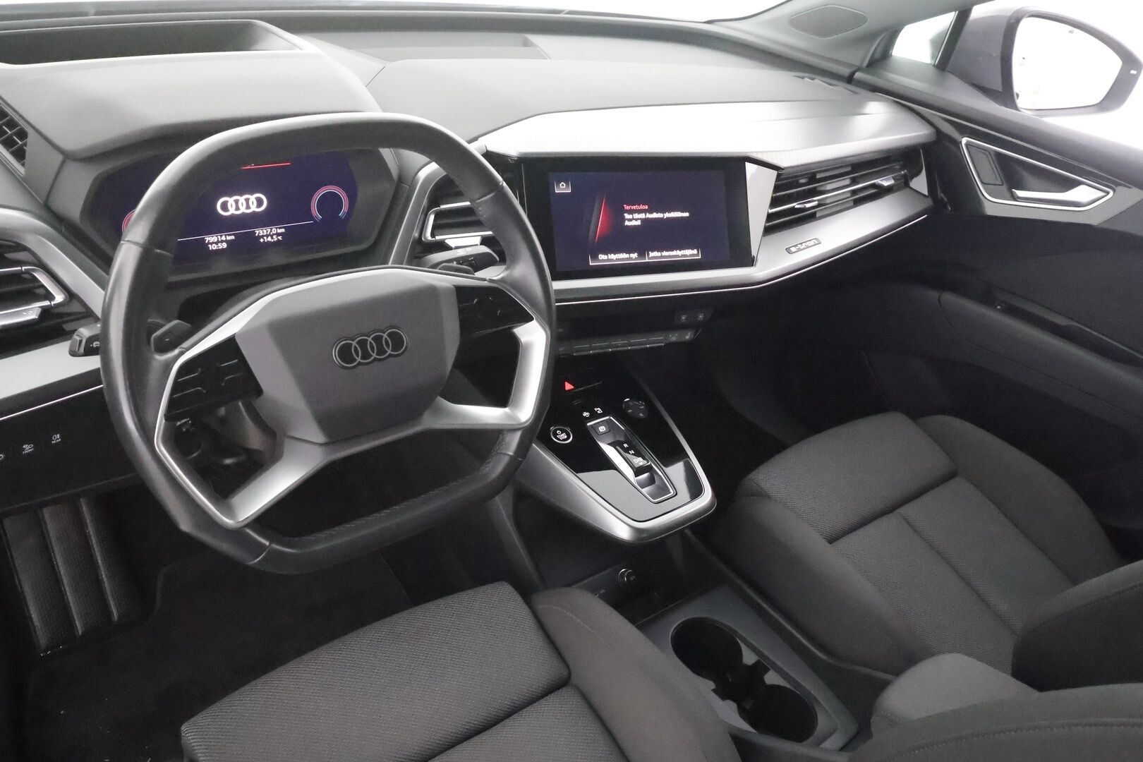 Audi Q4 e-tron 2022 40 e-tron Sportback S-line - ACC | ILP | HUD | P.Kamera | Kaistavahti | Digimittari | Matrix-LED | Navi | Sporttipenkit | Sähköluukku | Apple&Android | 1.Om Suomi-auto | Kahdet renkaat aluvanteilla | Merkkihuollettu |