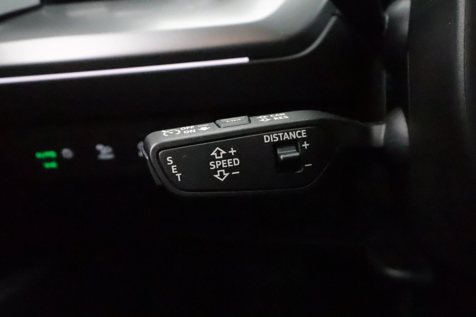 Audi Q4 e-tron 2022 40 e-tron Sportback S-line - ACC | ILP | HUD | P.Kamera | Kaistavahti | Digimittari | Matrix-LED | Navi | Sporttipenkit | Sähköluukku | Apple&Android | 1.Om Suomi-auto | Kahdet renkaat aluvanteilla | Merkkihuollettu |