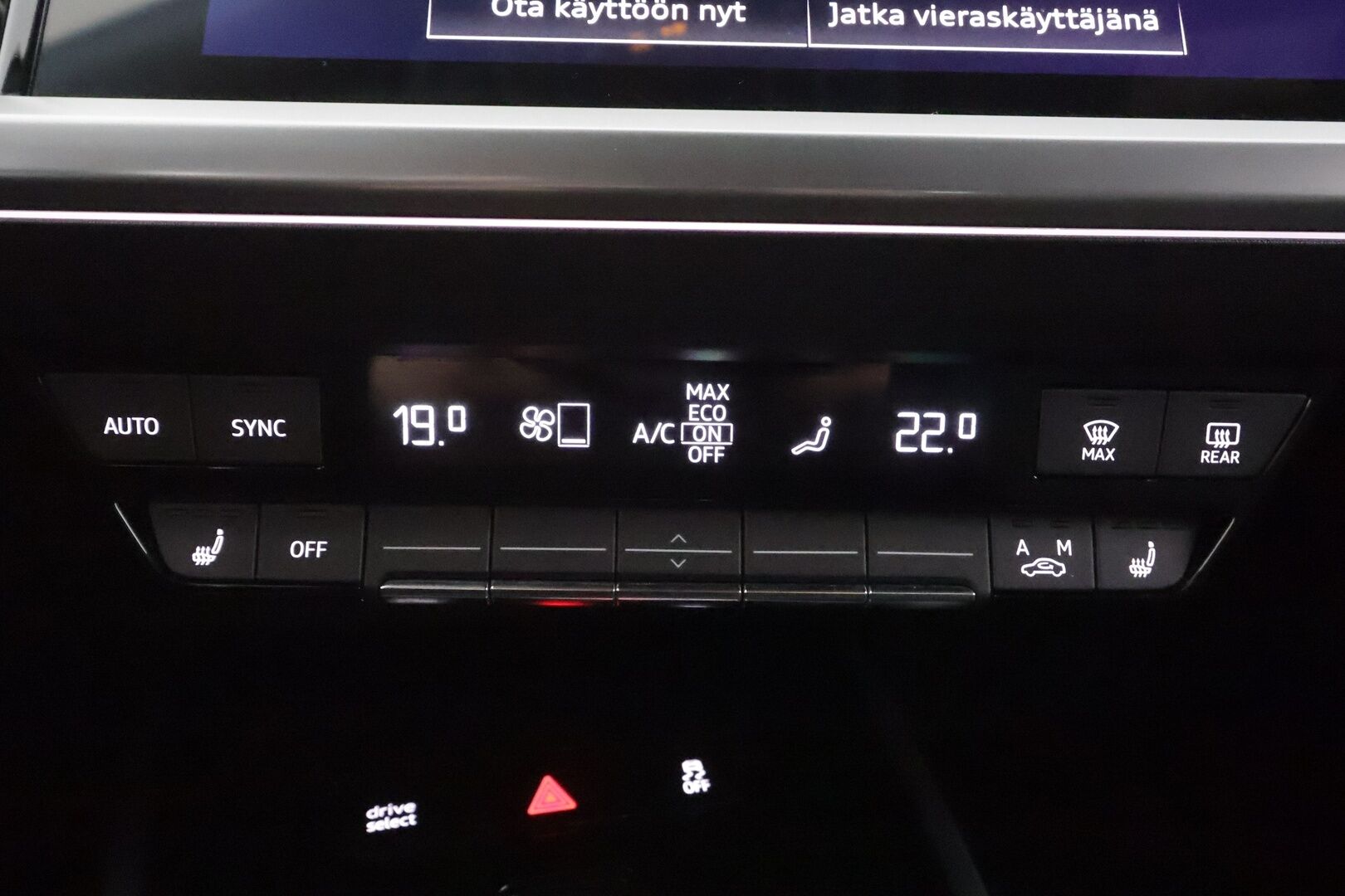 Audi Q4 e-tron 2022 40 e-tron Sportback S-line - ACC | ILP | HUD | P.Kamera | Kaistavahti | Digimittari | Matrix-LED | Navi | Sporttipenkit | Sähköluukku | Apple&Android | 1.Om Suomi-auto | Kahdet renkaat aluvanteilla | Merkkihuollettu |