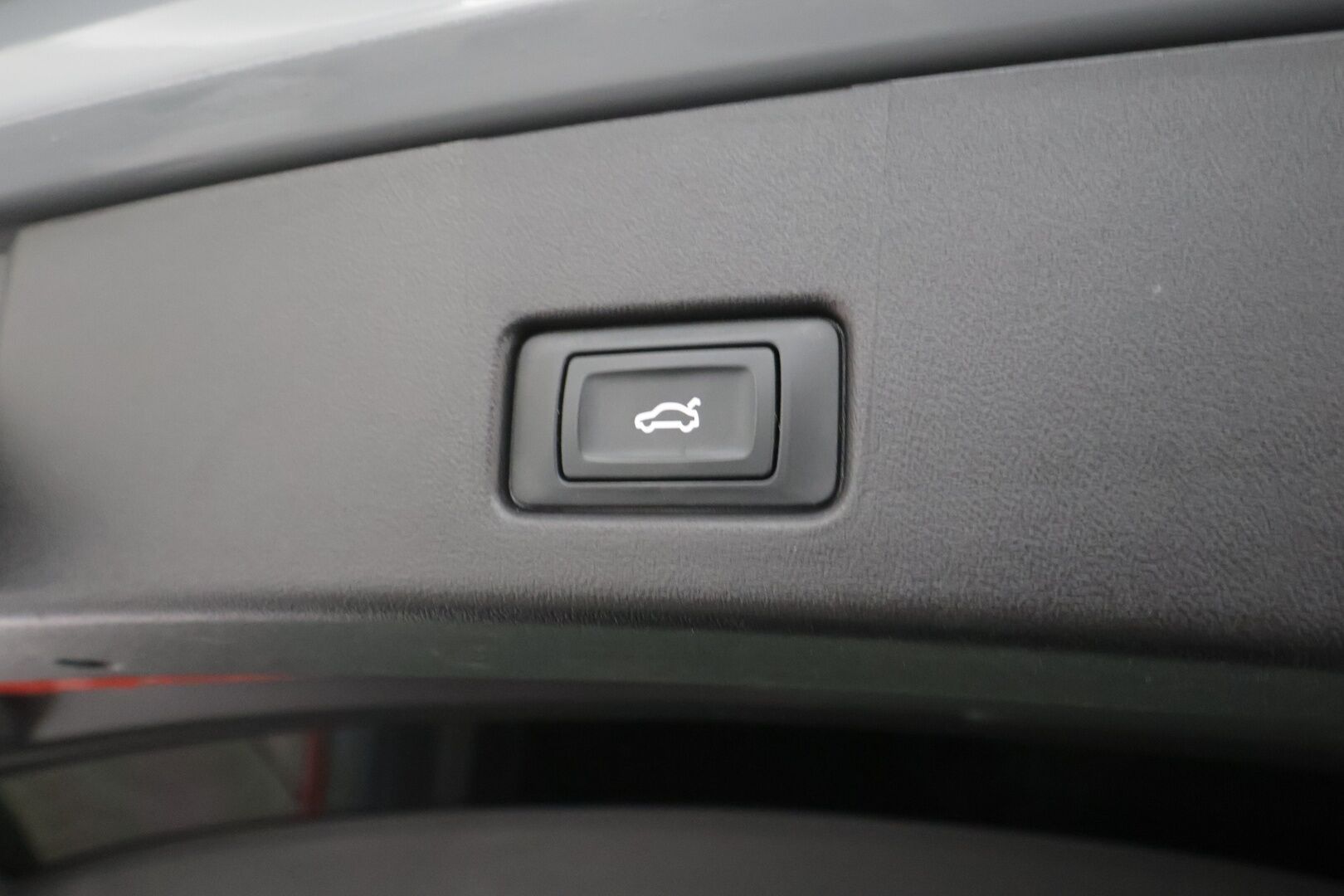 Audi Q4 e-tron 2022 40 e-tron Sportback S-line - ACC | ILP | HUD | P.Kamera | Kaistavahti | Digimittari | Matrix-LED | Navi | Sporttipenkit | Sähköluukku | Apple&Android | 1.Om Suomi-auto | Kahdet renkaat aluvanteilla | Merkkihuollettu |
