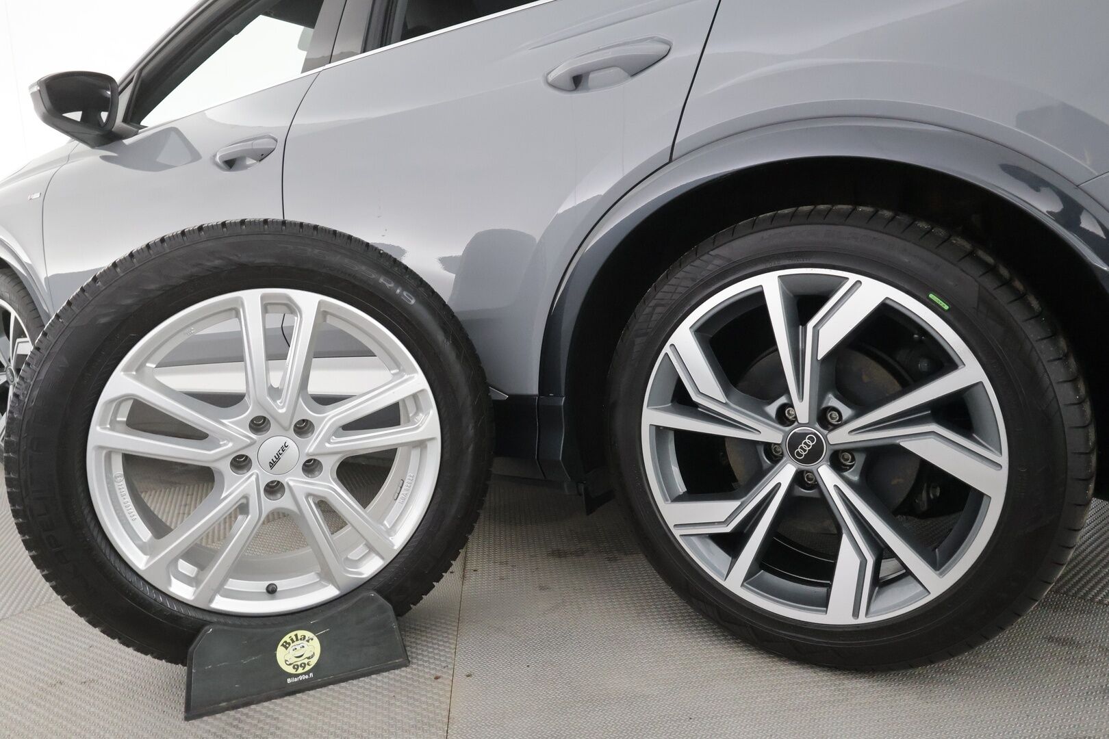 Audi Q4 e-tron 2022 40 e-tron Sportback S-line - ACC | ILP | HUD | P.Kamera | Kaistavahti | Digimittari | Matrix-LED | Navi | Sporttipenkit | Sähköluukku | Apple&Android | 1.Om Suomi-auto | Kahdet renkaat aluvanteilla | Merkkihuollettu |