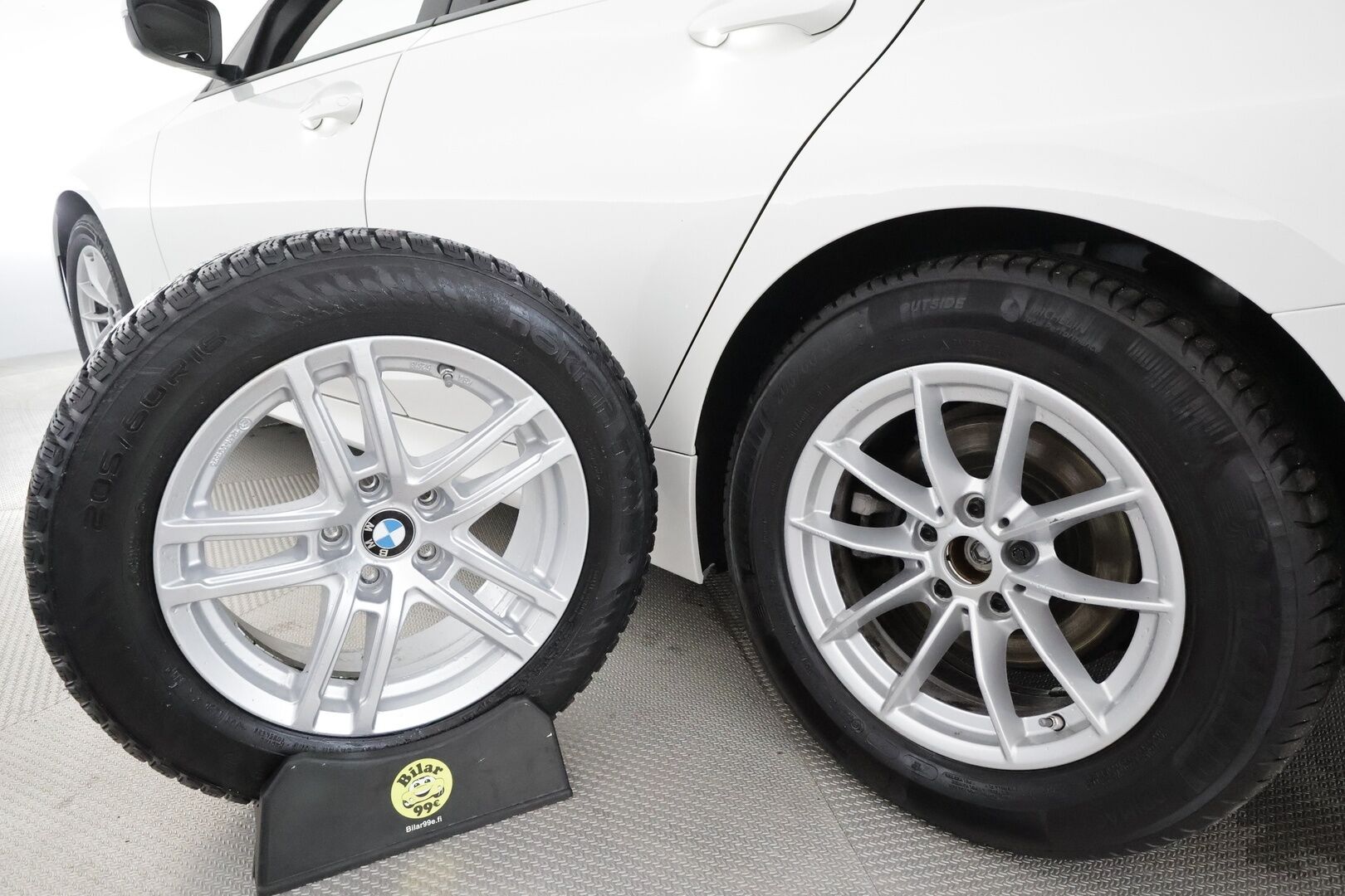 BMW 320 2022 G20 Sedan 320i A Business **Webasto / P.Tutkat / LED-valot / Sporttipenkit / Navi / Kaistavahti** - 1-om Suomi-auto / Näyttävä / Edulliset käyttökulut