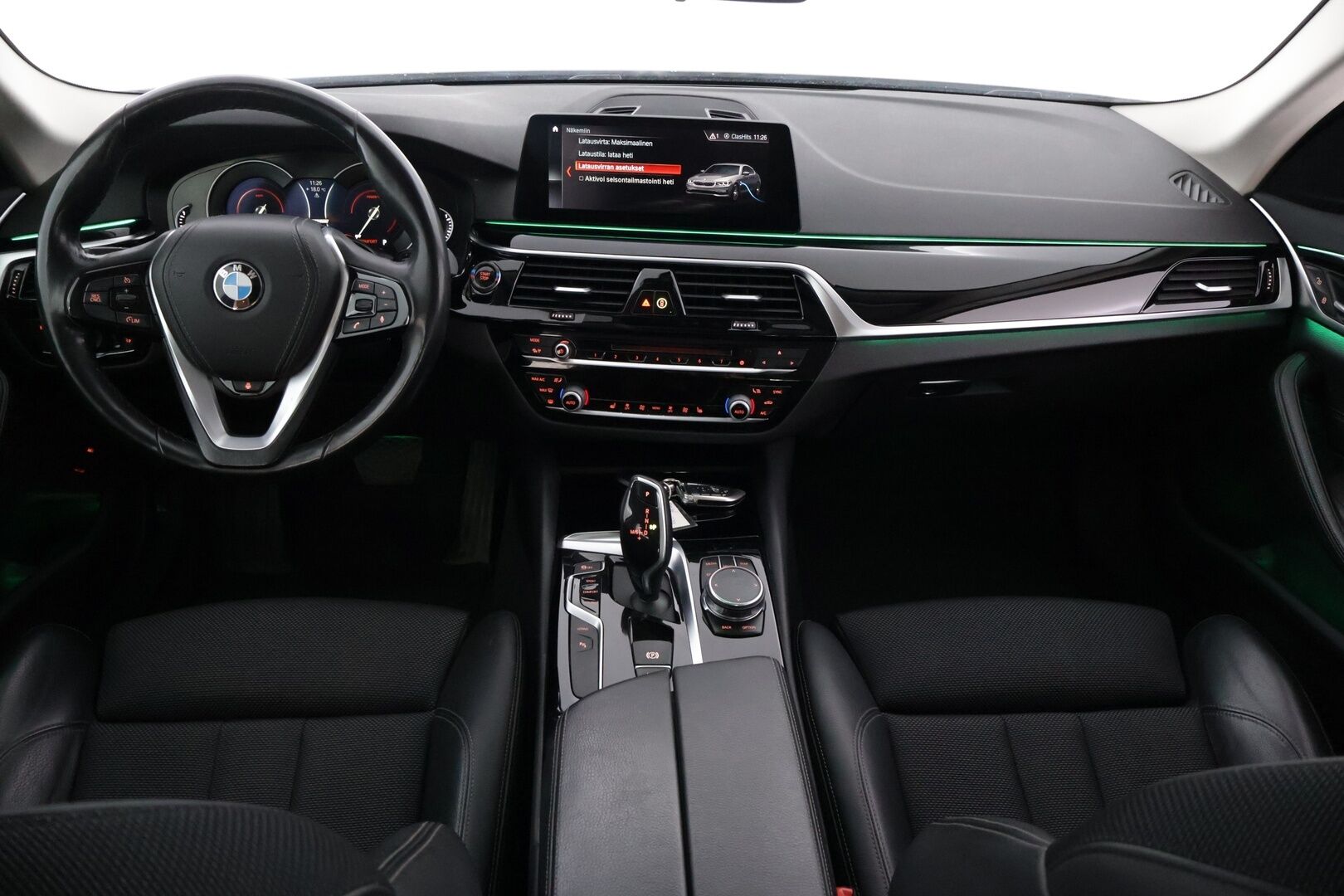 BMW 530 2019 iPerformance Sedan *Sporttipenkit / Digimittaristo / Led-ajovalot / Puolinahat / Ratinlämmitin / P.kamera* - Juuri huollettu! / Taloudellinen