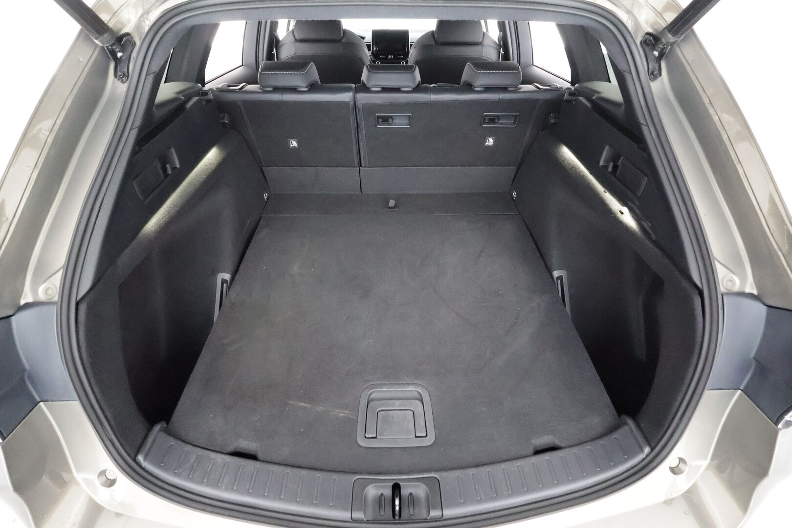 Toyota Corolla 2022 Touring Sports 1,8 Hybrid Active Business * ACC / Webasto / Koukku / P.kamera / LED * - 1.Om suomi-auto / Kahdet Renkaat