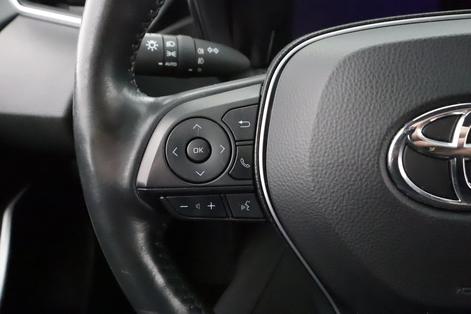 Toyota Corolla 2022 Touring Sports 1,8 Hybrid Active Business * ACC / Webasto / Koukku / P.kamera / LED * - 1.Om suomi-auto / Kahdet Renkaat