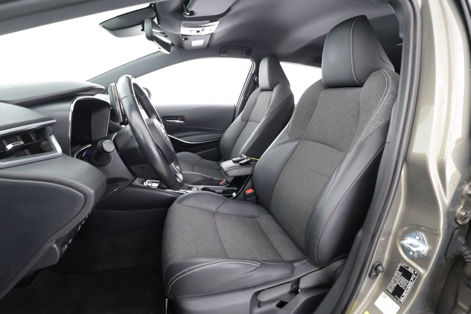 Toyota Corolla 2022 Touring Sports 1,8 Hybrid Active Business * ACC / Webasto / Koukku / P.kamera / LED * - 1.Om suomi-auto / Kahdet Renkaat