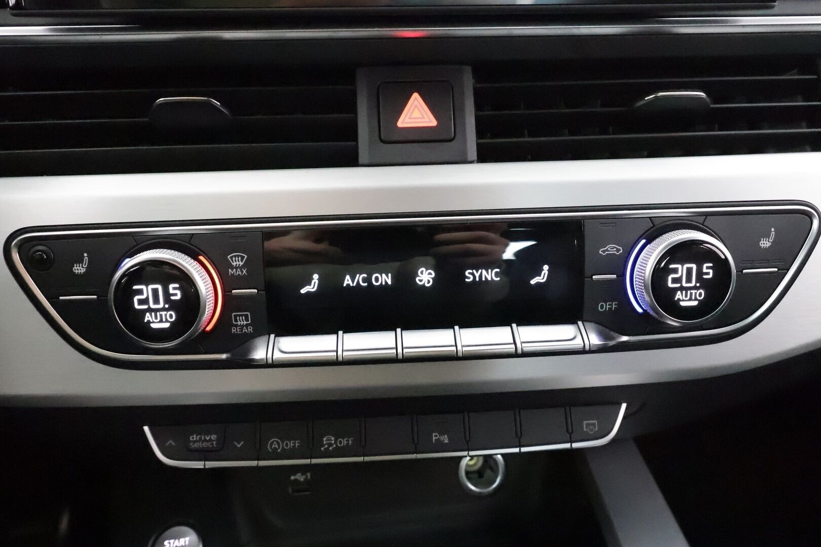 Audi A4 2022 40TDI 150kW Business Advanced * ACC / P.kamera / Matrix LED / Koukku / Webasto / Hierovat penkit * - S-line sisäpaketti / 1.Om Suomi-auto / Kahdet renkaat aluvanteilla / Huippuvarusteet