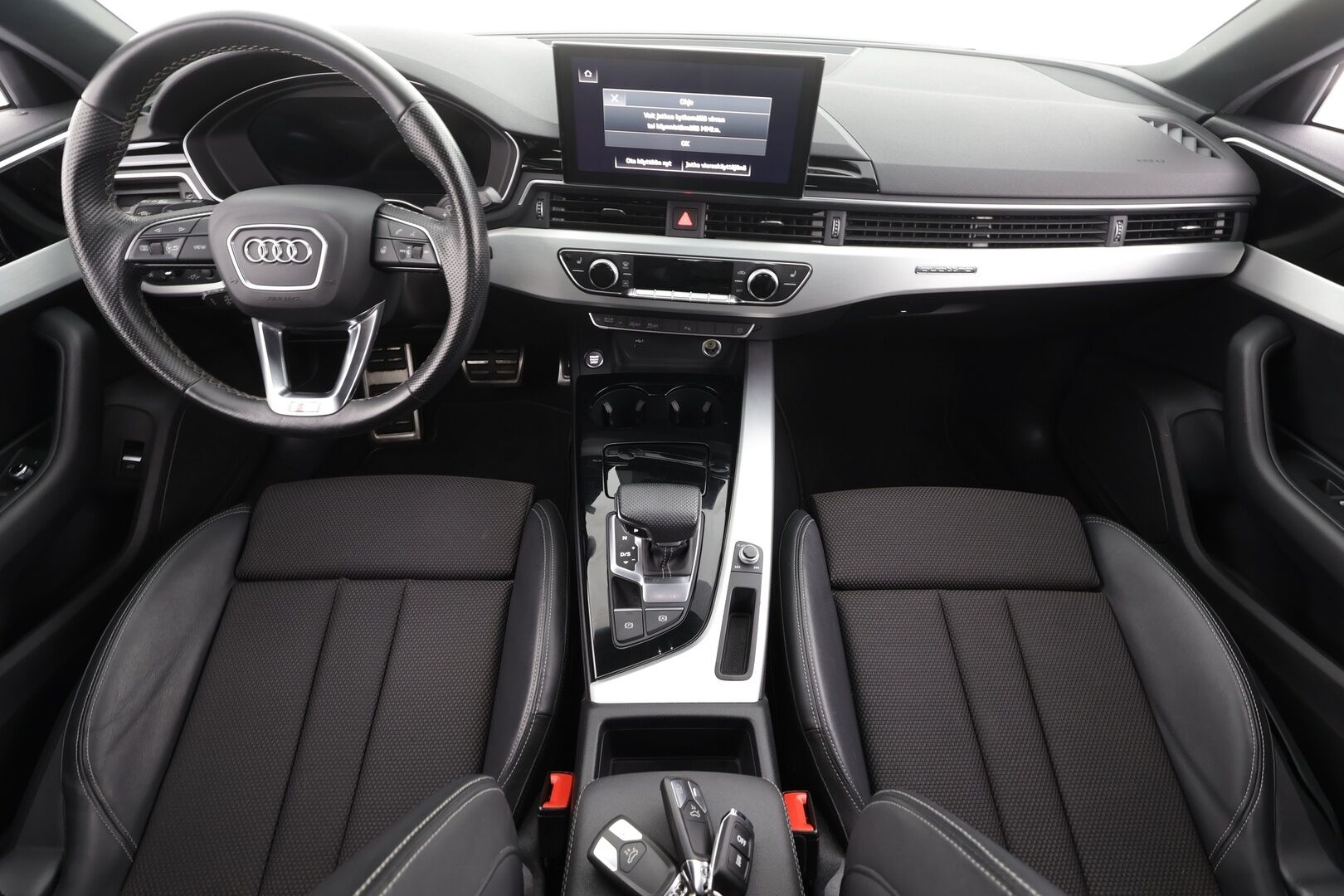 Audi A4 2022 40TDI 150kW Business Advanced * ACC / P.kamera / Matrix LED / Koukku / Webasto / Hierovat penkit * - 1.Om Suomi-auto / Kahdet renkaat aluvanteilla / Huippuvarusteet - HULLUT BLACKWEEK JATKOT - KORKOTARJOUS 2,49%