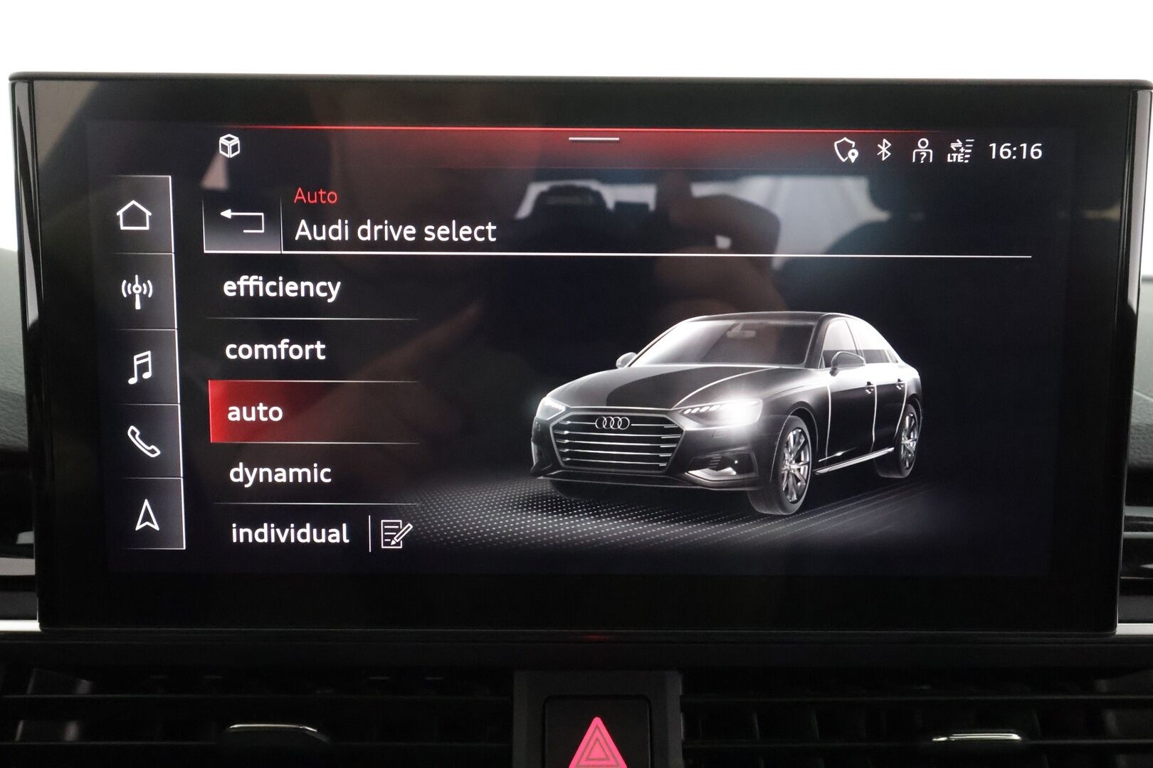 Audi A4 2022 40TDI 150kW Business Advanced * ACC / P.kamera / Matrix LED / Koukku / Webasto / Hierovat penkit * - 1.Om Suomi-auto / Kahdet renkaat aluvanteilla / Huippuvarusteet - HULLUT BLACKWEEK JATKOT - KORKOTARJOUS 2,49%