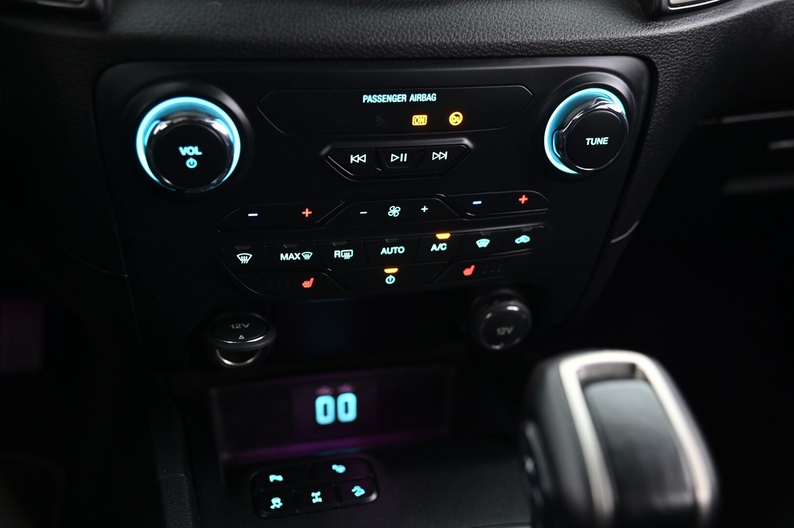 Ford Ranger 2022 Super Cab 2,0 TDCi 213 hp A10 4x4 Wildtrak*Webasto / Lavakate / Nahat / Navi / P.Kamera / Näyttävä!* - *ALV-vähennyskelpoinen / 2x renkaat&vanteet*