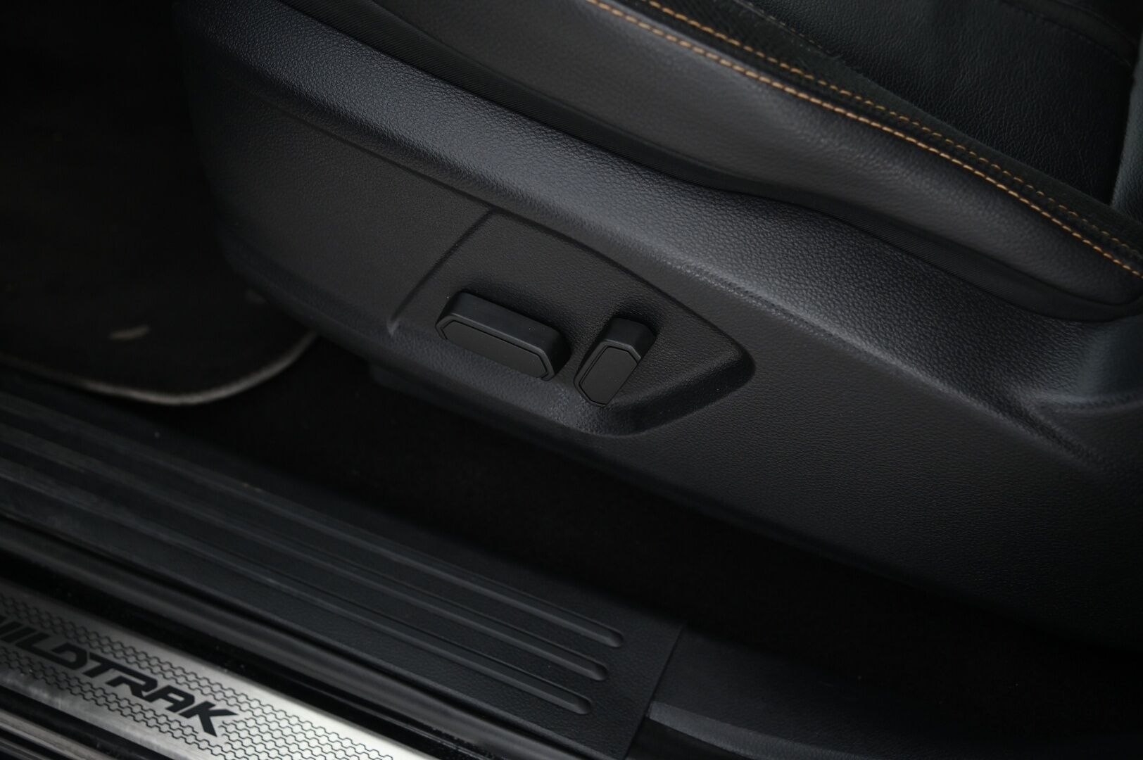 Ford Ranger 2022 Super Cab 2,0 TDCi 213 hp A10 4x4 Wildtrak*Webasto / Lavakate / Nahat / Navi / P.Kamera / Näyttävä!* - *ALV-vähennyskelpoinen / 2x renkaat&vanteet*