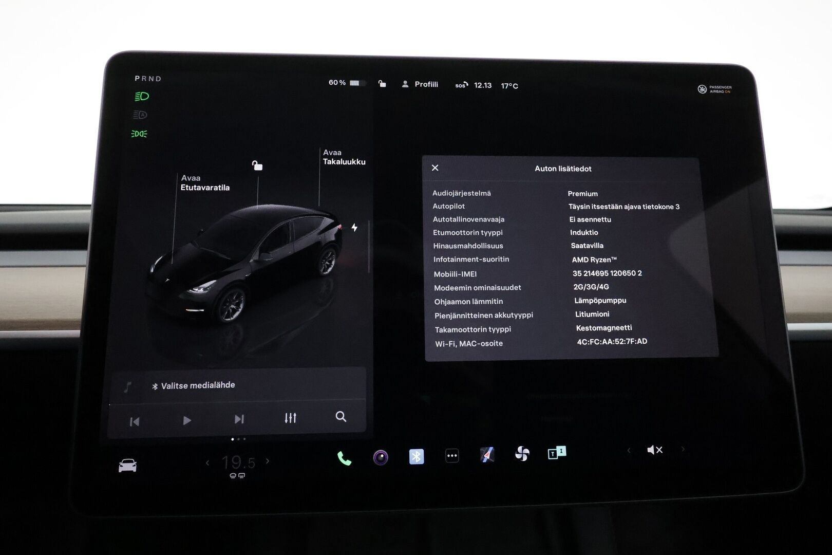 Tesla Model Y 2022 Long Range **FSD / Koukku / Lämpöpumppu / Matrix LED / Lasikatto / Premium Audio / P.kamera** - 3,99 % KORKOTARJOUS TÄHÄN AUTOON - 1-om. Suomi-auto / Kahdet renkaat vanteilla