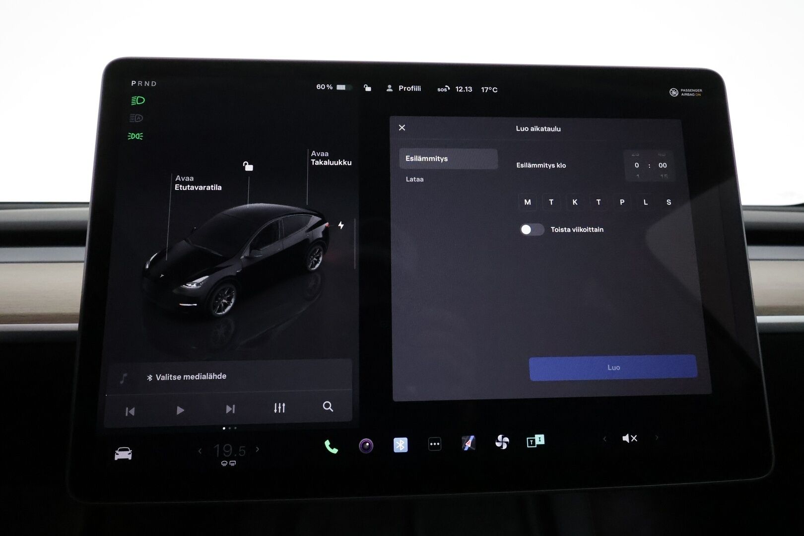Tesla Model Y 2022 Long Range **FSD / Koukku / Lämpöpumppu / Matrix LED / Lasikatto / Premium Audio / P.kamera** - 3,99 % KORKOTARJOUS TÄHÄN AUTOON - 1-om. Suomi-auto / Kahdet renkaat vanteilla