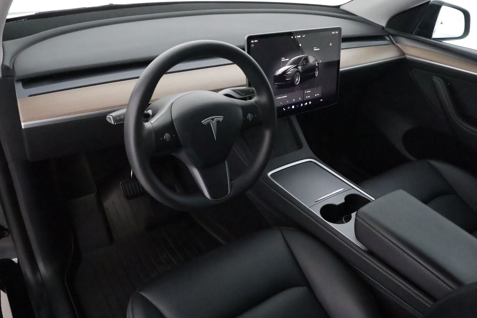 Tesla Model Y 2022 Long Range **FSD / Koukku / Lämpöpumppu / Matrix LED / Lasikatto / Premium Audio / P.kamera** - 3,99 % KORKOTARJOUS TÄHÄN AUTOON - 1-om. Suomi-auto / Kahdet renkaat vanteilla