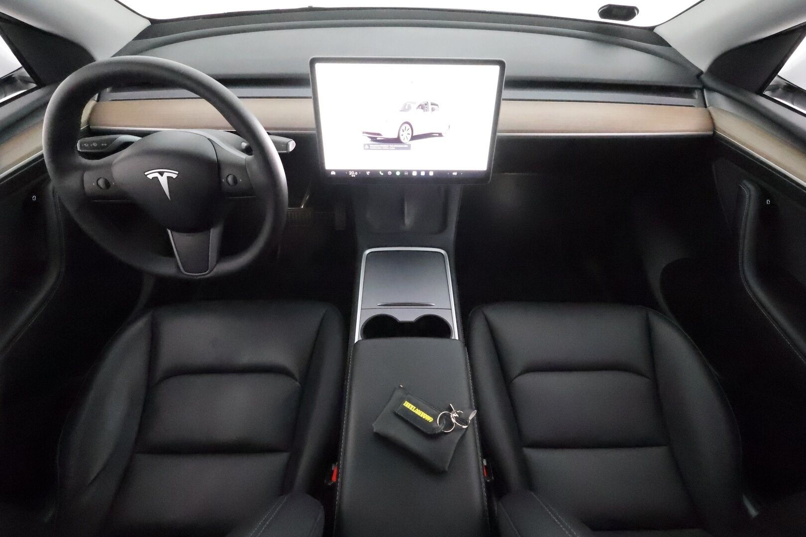 Tesla Model Y 2022 Long Range **Lämpöpumppu / Lasikatto / Matrix-LED / Adapt.Vakkari / P.Kamera / Muistipenkki / Koukku / Navi / Keyless** - 3,99 % KORKOTARJOUS TÄHÄN AUTOON - 1-om Suomi-auto / Kahdet Renkaat