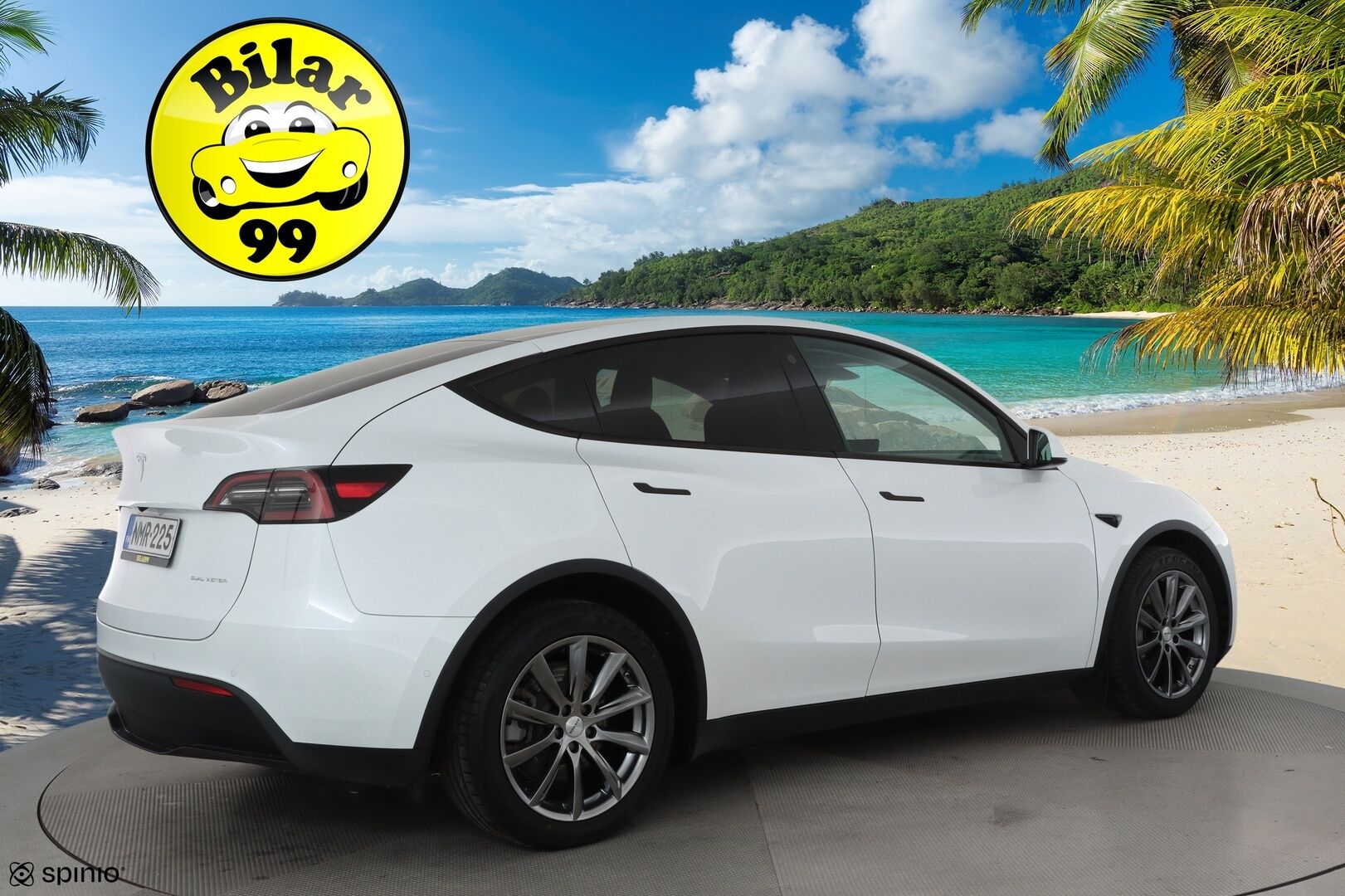 Tesla Model Y 2022 Long Range **Lämpöpumppu / Lasikatto / Matrix-LED / Adapt.Vakkari / P.Kamera / Muistipenkki / Koukku / Navi / Keyless** - 3,99 % KORKOTARJOUS TÄHÄN AUTOON - 1-om Suomi-auto / Kahdet Renkaat