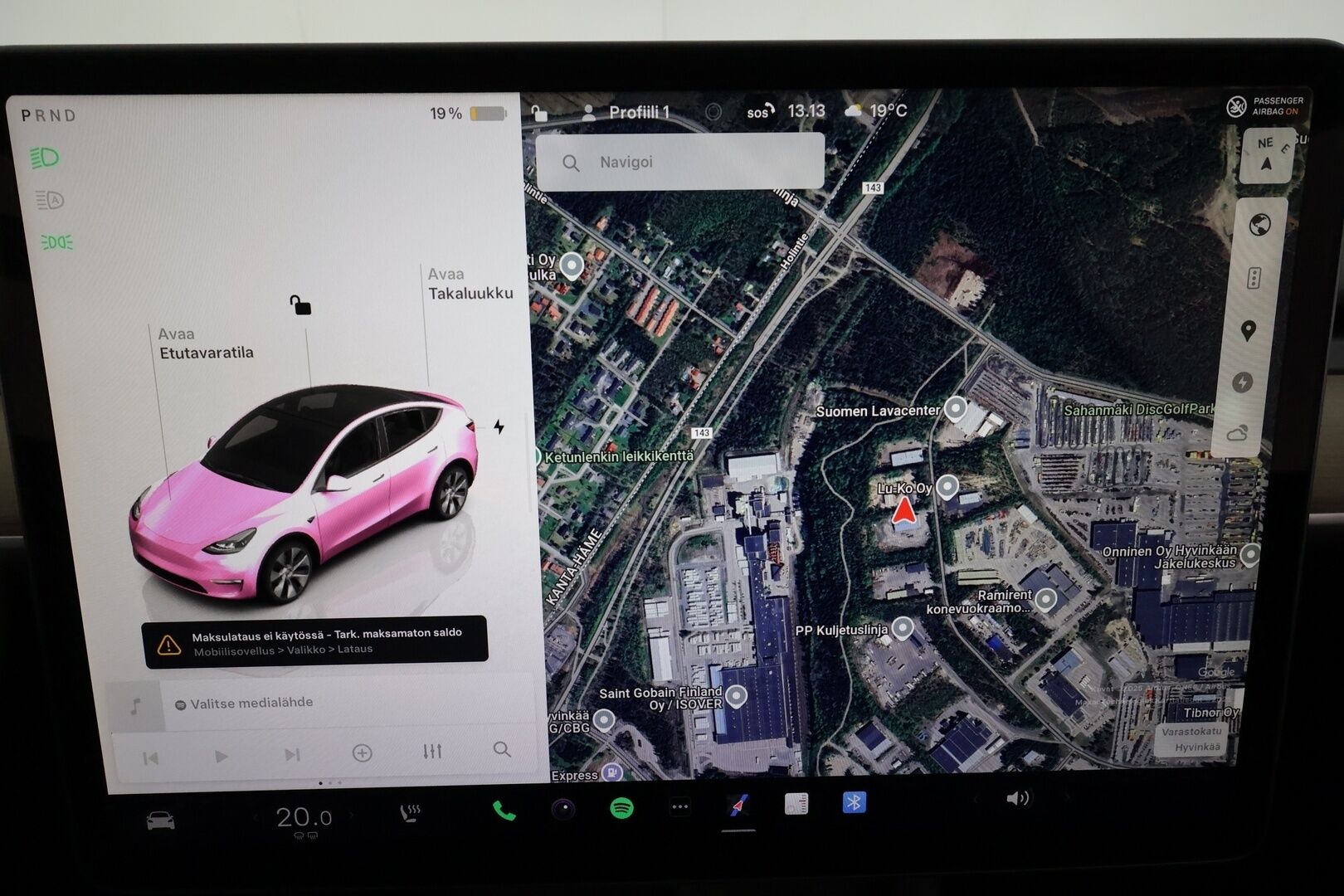 Tesla Model Y 2022 Long Range **Lämpöpumppu / Lasikatto / Matrix-LED / Adapt.Vakkari / P.Kamera / Muistipenkki / Koukku / Navi / Keyless** - 3,99 % KORKOTARJOUS TÄHÄN AUTOON - 1-om Suomi-auto / Kahdet Renkaat