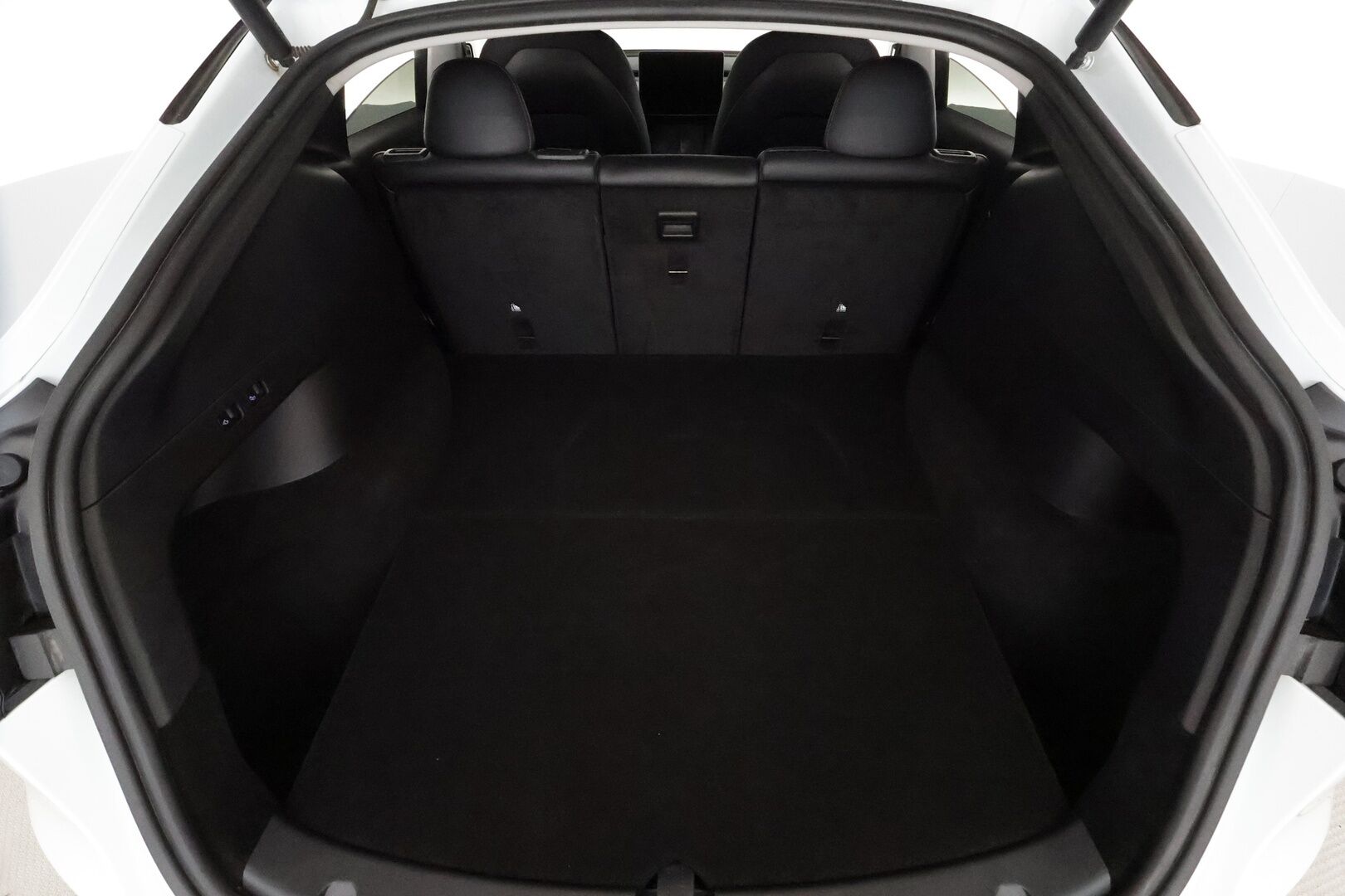 Tesla Model Y 2022 Long Range **Lämpöpumppu / Lasikatto / Matrix-LED / Adapt.Vakkari / P.Kamera / Muistipenkki / Koukku / Navi / Keyless** - 3,99 % KORKOTARJOUS TÄHÄN AUTOON - 1-om Suomi-auto / Kahdet Renkaat