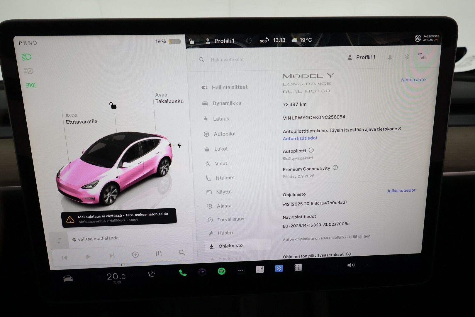 Tesla Model Y 2022 Long Range **Lämpöpumppu / Lasikatto / Matrix-LED / Adapt.Vakkari / P.Kamera / Muistipenkki / Koukku / Navi / Keyless** - 3,99 % KORKOTARJOUS TÄHÄN AUTOON - 1-om Suomi-auto / Kahdet Renkaat