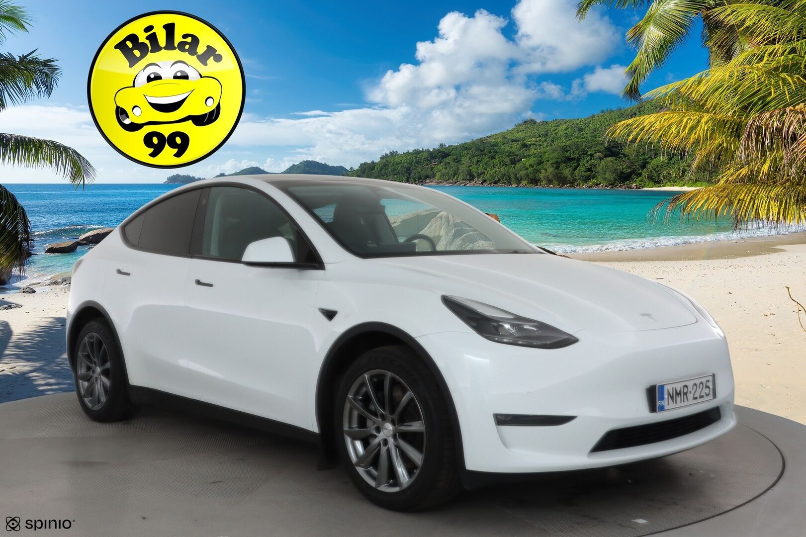 Tesla Model Y 2022 Long Range **Lämpöpumppu / Lasikatto / Matrix-LED / Adapt.Vakkari / P.Kamera / Muistipenkki / Koukku / Navi / Keyless** - 3,99 % KORKOTARJOUS TÄHÄN AUTOON - 1-om Suomi-auto / Kahdet Renkaat