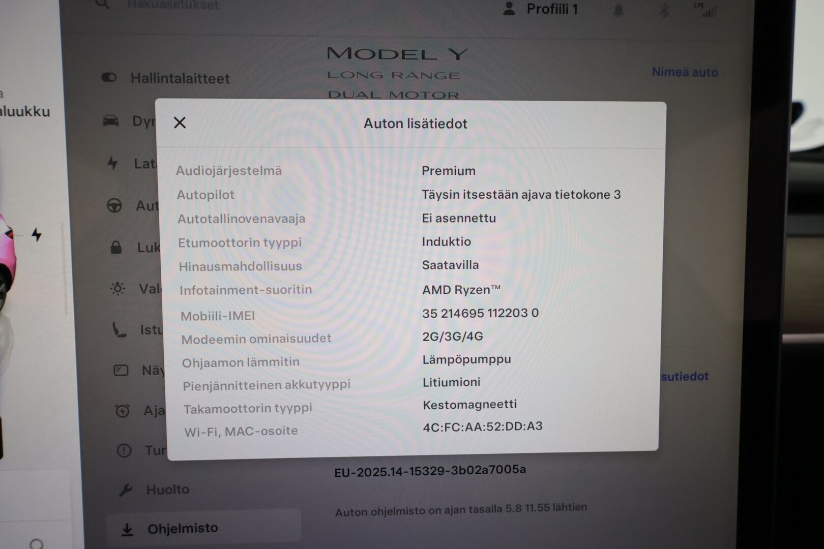 Tesla Model Y 2022 Long Range **Lämpöpumppu / Lasikatto / Matrix-LED / Adapt.Vakkari / P.Kamera / Muistipenkki / Koukku / Navi / Keyless** - 3,99 % KORKOTARJOUS TÄHÄN AUTOON - 1-om Suomi-auto / Kahdet Renkaat