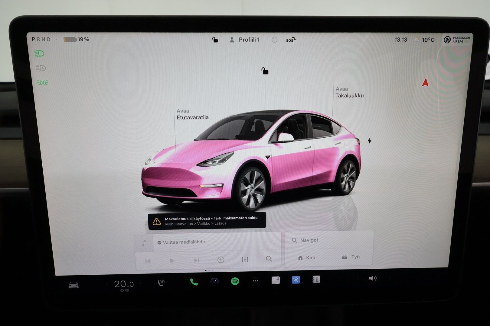 Tesla Model Y 2022 Long Range **Lämpöpumppu / Lasikatto / Matrix-LED / Adapt.Vakkari / P.Kamera / Muistipenkki / Koukku / Navi / Keyless** - 3,99 % KORKOTARJOUS TÄHÄN AUTOON - 1-om Suomi-auto / Kahdet Renkaat