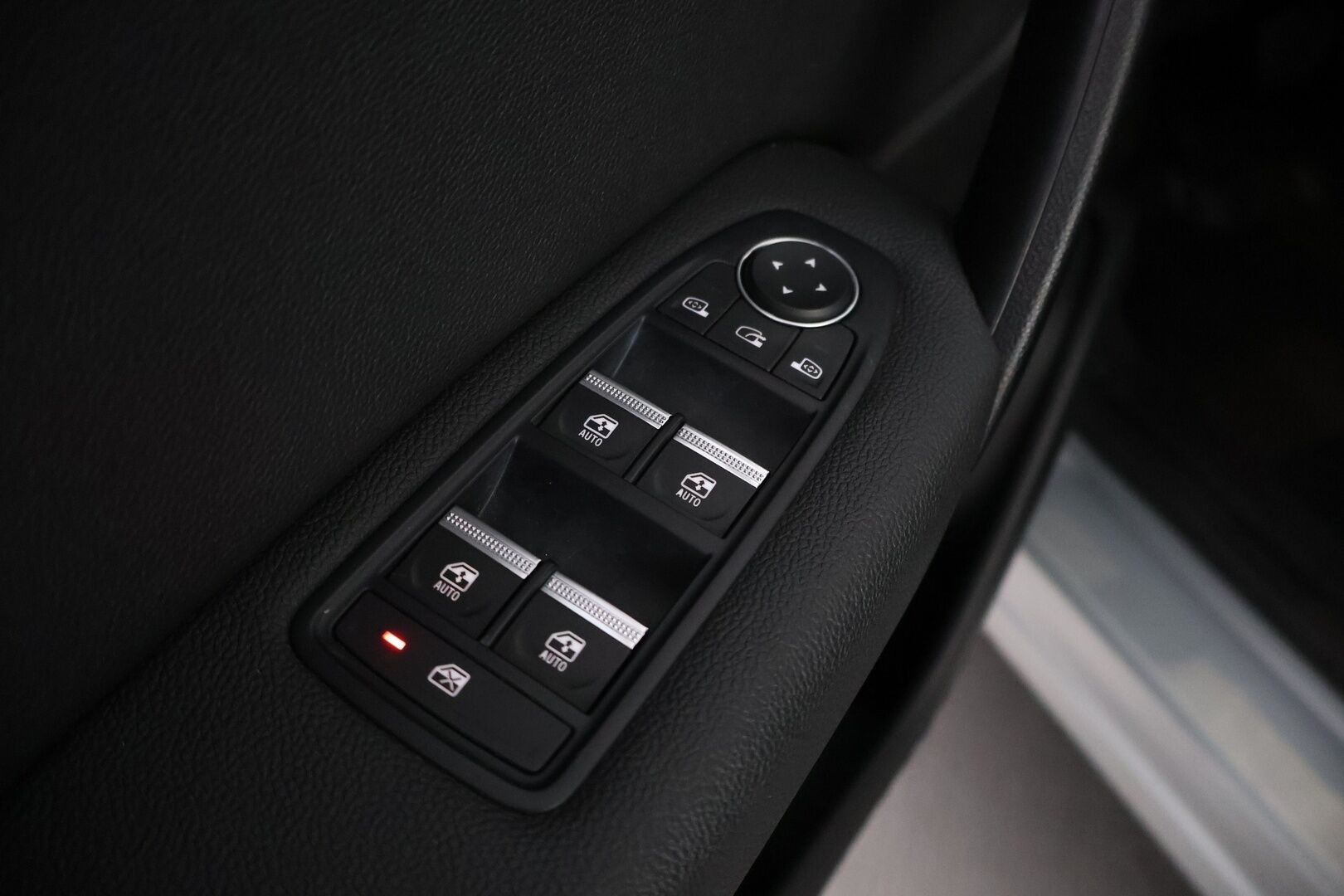 Renault Captur 2022 E-TECH Plug-in hybrid Intens - Suomiauto | Vakkari | Adapt.LED | 360-Kamera | Navi | Lohko&Sisäpistoke | Ratinlämmitys | Huippuvarusteet!