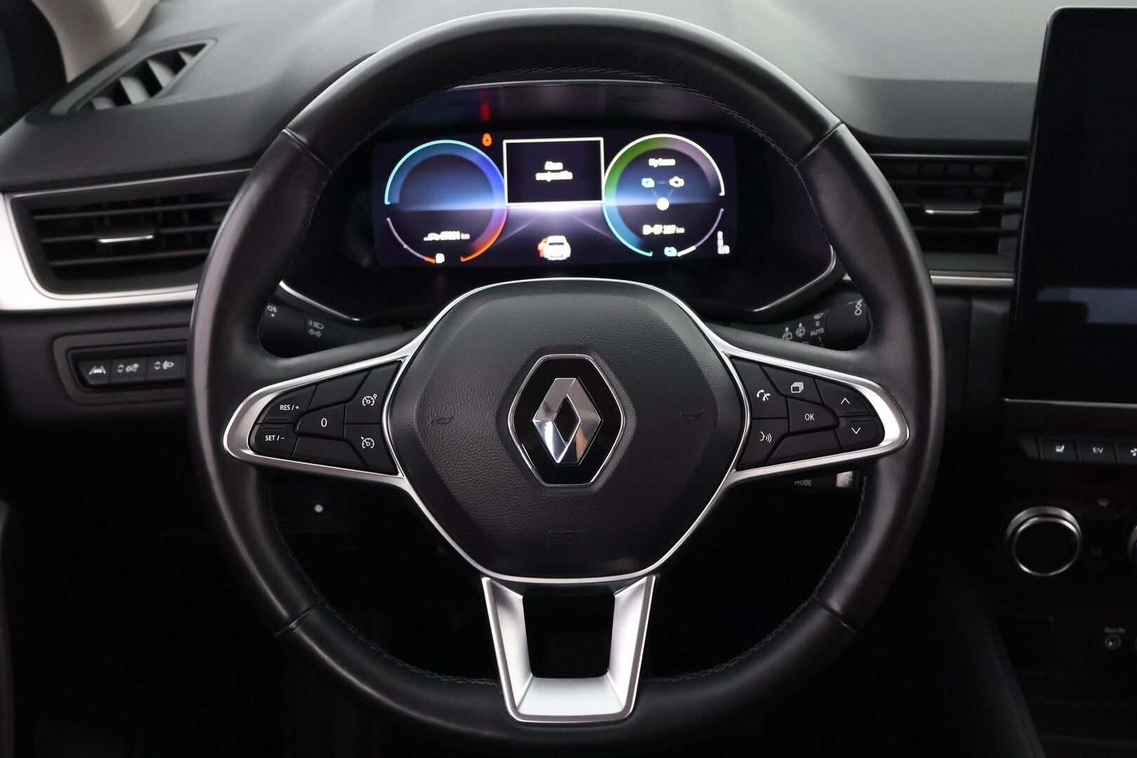 Renault Captur 2022 E-TECH Plug-in hybrid Intens - Suomiauto | Vakkari | Adapt.LED | 360-Kamera | Navi | Lohko&Sisäpistoke | Ratinlämmitys | Huippuvarusteet!