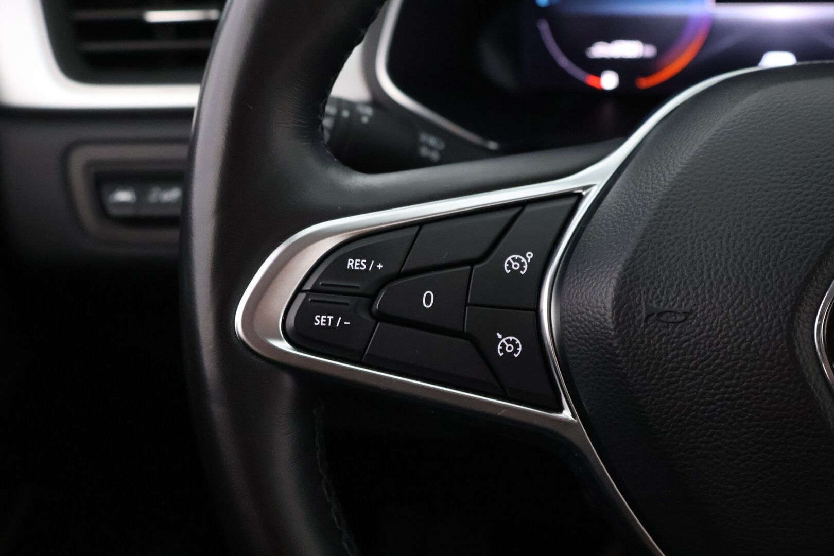 Renault Captur 2022 E-TECH Plug-in hybrid Intens - Suomiauto | Vakkari | Adapt.LED | 360-Kamera | Navi | Lohko&Sisäpistoke | Ratinlämmitys | Huippuvarusteet!