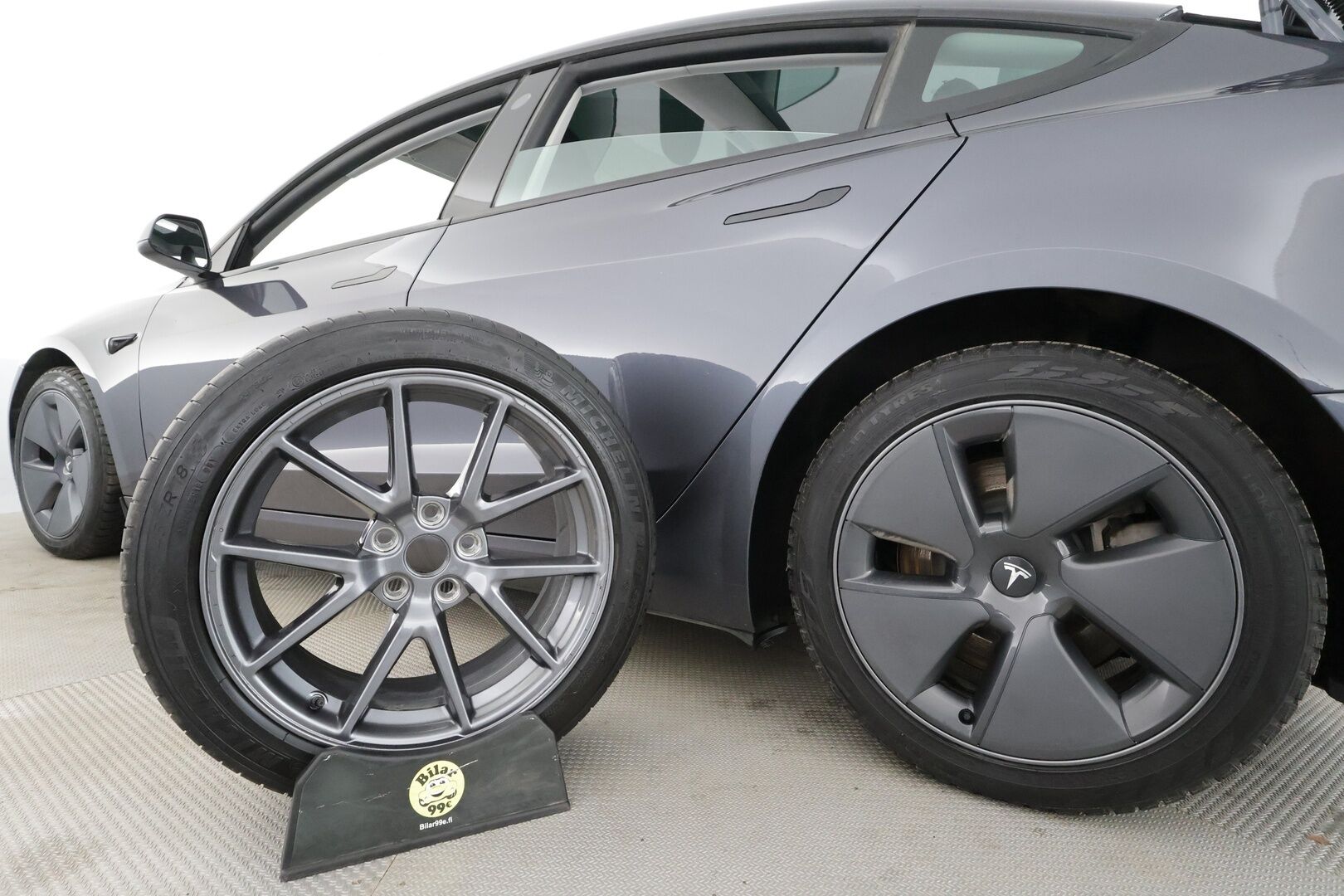 Tesla Model 3 2022 RWD * ILP / ACC / Lasikatto / Premium Speakers / P.Kamera / Matrix-LED / Muistipenkki / Kaistavahti * - Suomi-auto / Akku kuntotarkastettu / 2x Latauskaapelit / Kahdet renkaat aluvanteilla