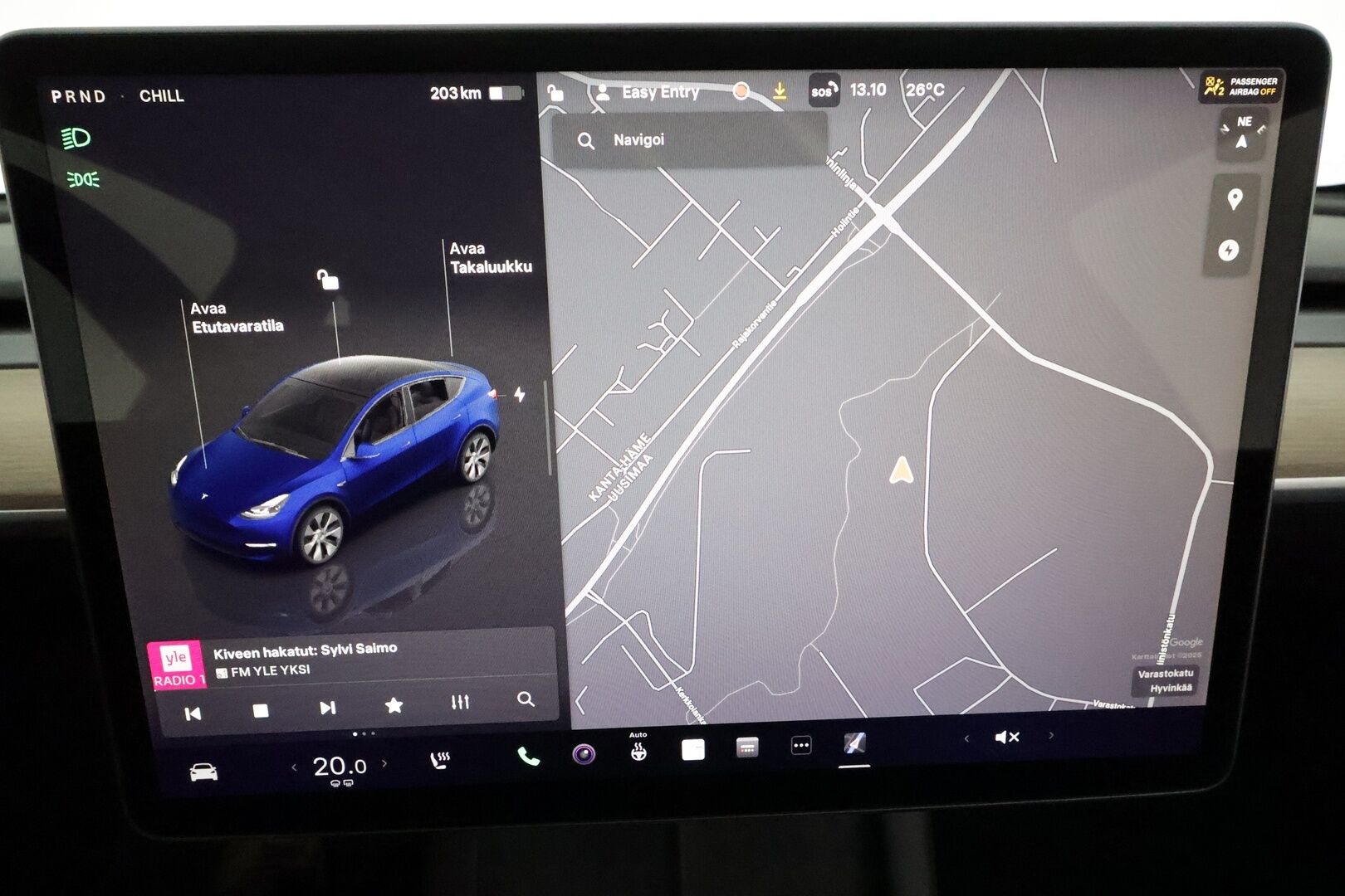 Tesla Model Y 2022 Long Range **Lämpöpumppu / Lasikatto / Matrix-LED / Adapt.Vakkari / P.Kamera / Muistipenkki / Navi / Keyless** - 3,99 % KORKOTARJOUS TÄHÄN AUTOON - 1-om Suomi-auto / 2x Latauskaapelit / Kahdet Renkaat