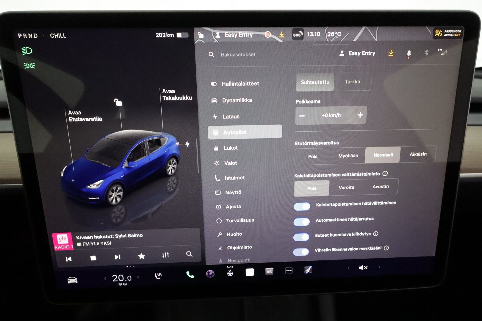 Tesla Model Y 2022 Long Range **Lämpöpumppu / Lasikatto / Matrix-LED / Adapt.Vakkari / P.Kamera / Muistipenkki / Navi / Keyless** - 3,99 % KORKOTARJOUS TÄHÄN AUTOON - 1-om Suomi-auto / 2x Latauskaapelit / Kahdet Renkaat