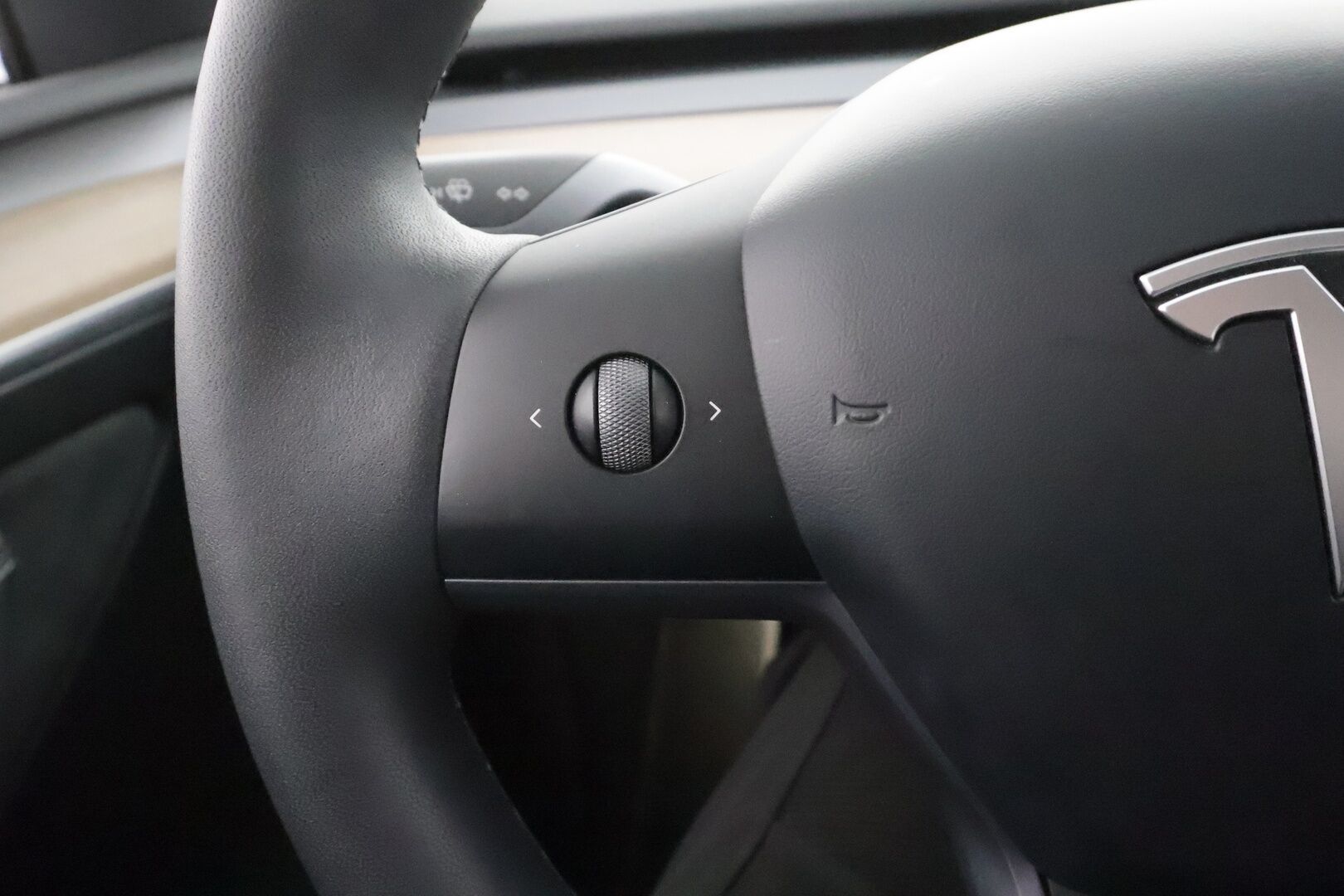 Tesla Model Y 2022 Long Range * ILP / ACC / Lasikatto / Matrix-LED / P.Kamera / Muistipenkki / Premium Audio / Navi / Keyless * - Suomi-auto 