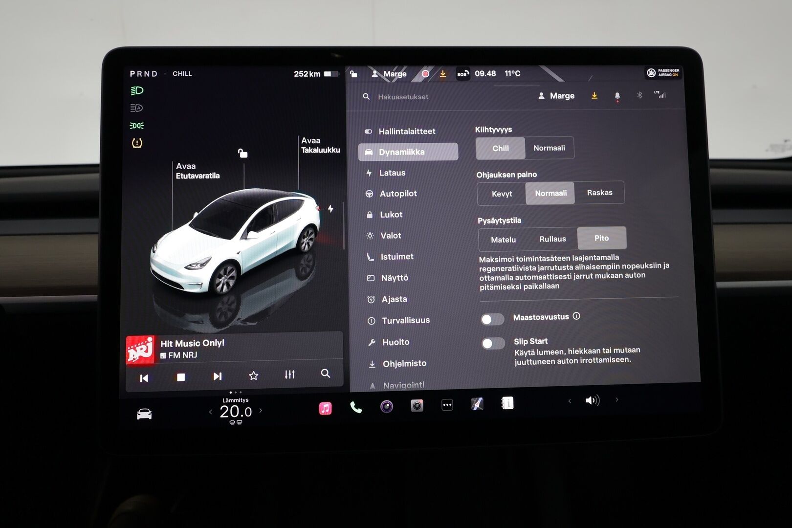 Tesla Model Y 2022 Long Range ** 1-Om Suomi auto / Adapt.vakkari / Lasikatto / Premium audio / Matrix LED / Sähköpenkit / P.kamera - 3,99 % KORKOTARJOUS TÄHÄN AUTOON - Nahkaverhoilu / Kahdet renkaat