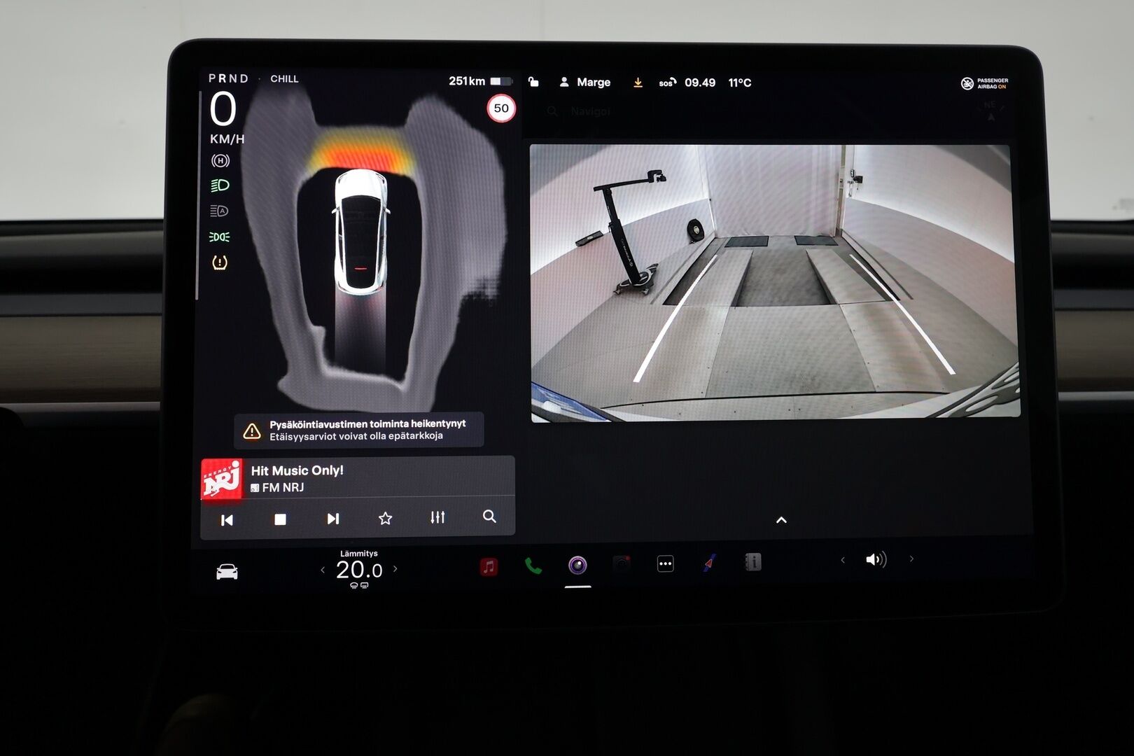 Tesla Model Y 2022 Long Range ** 1-Om Suomi auto / Adapt.vakkari / Lasikatto / Premium audio / Matrix LED / Sähköpenkit / P.kamera - 3,99 % KORKOTARJOUS TÄHÄN AUTOON - Nahkaverhoilu / Kahdet renkaat