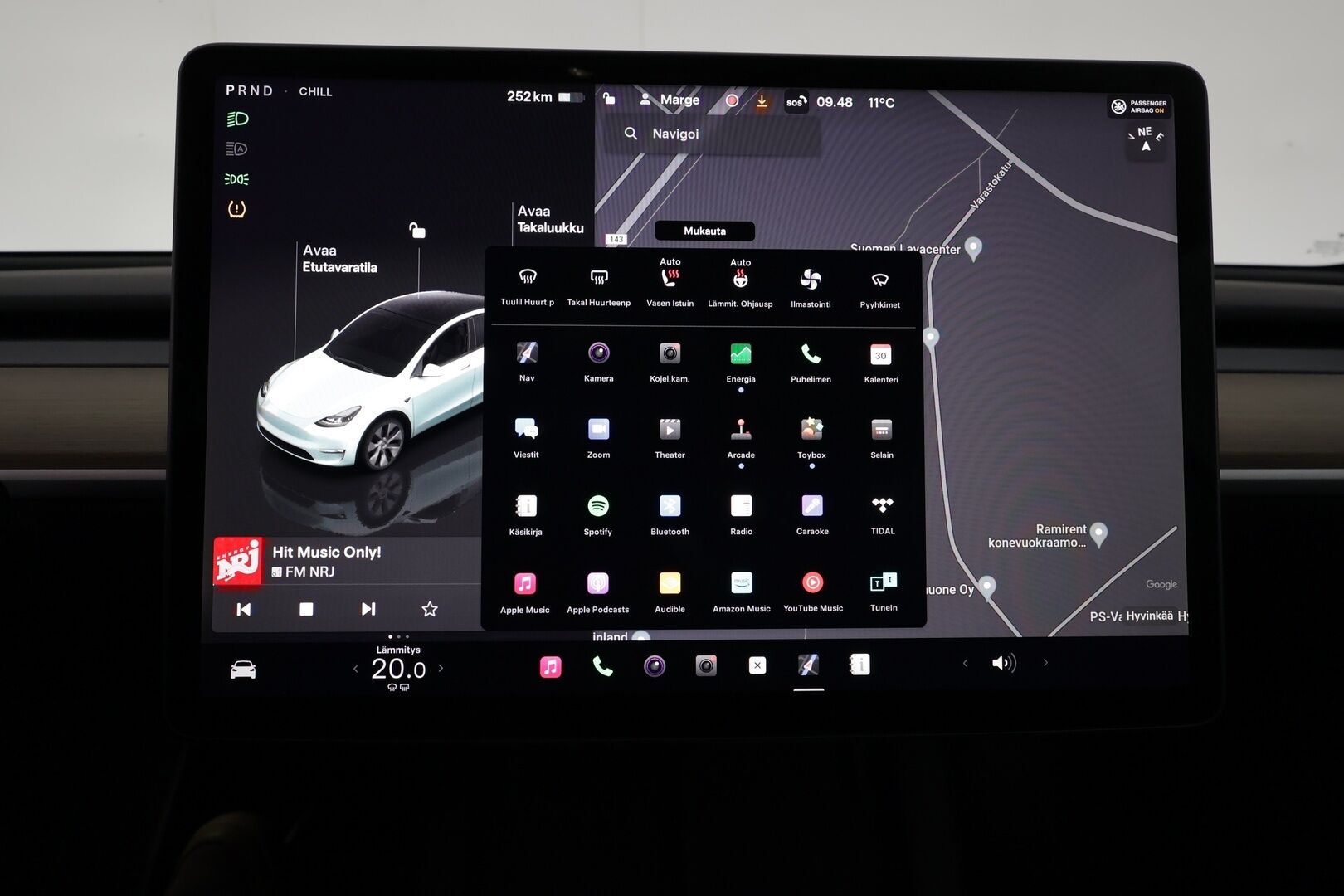 Tesla Model Y 2022 Long Range ** 1-Om Suomi auto / Adapt.vakkari / Lasikatto / Premium audio / Matrix LED / Sähköpenkit / P.kamera - 3,99 % KORKOTARJOUS TÄHÄN AUTOON - Nahkaverhoilu / Kahdet renkaat