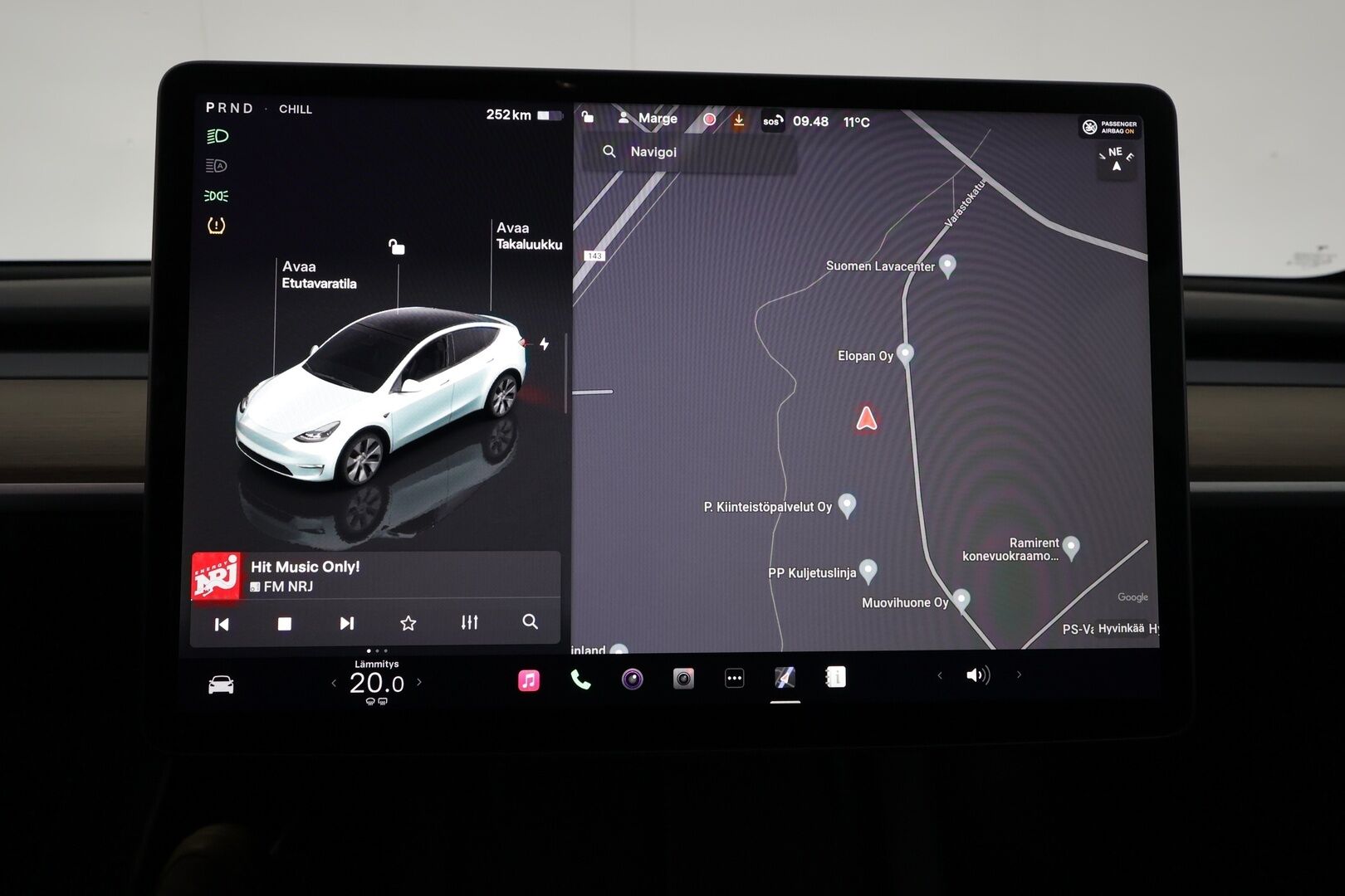 Tesla Model Y 2022 Long Range ** 1-Om Suomi auto / Adapt.vakkari / Lasikatto / Premium audio / Matrix LED / Sähköpenkit / P.kamera - 3,99 % KORKOTARJOUS TÄHÄN AUTOON - Nahkaverhoilu / Kahdet renkaat