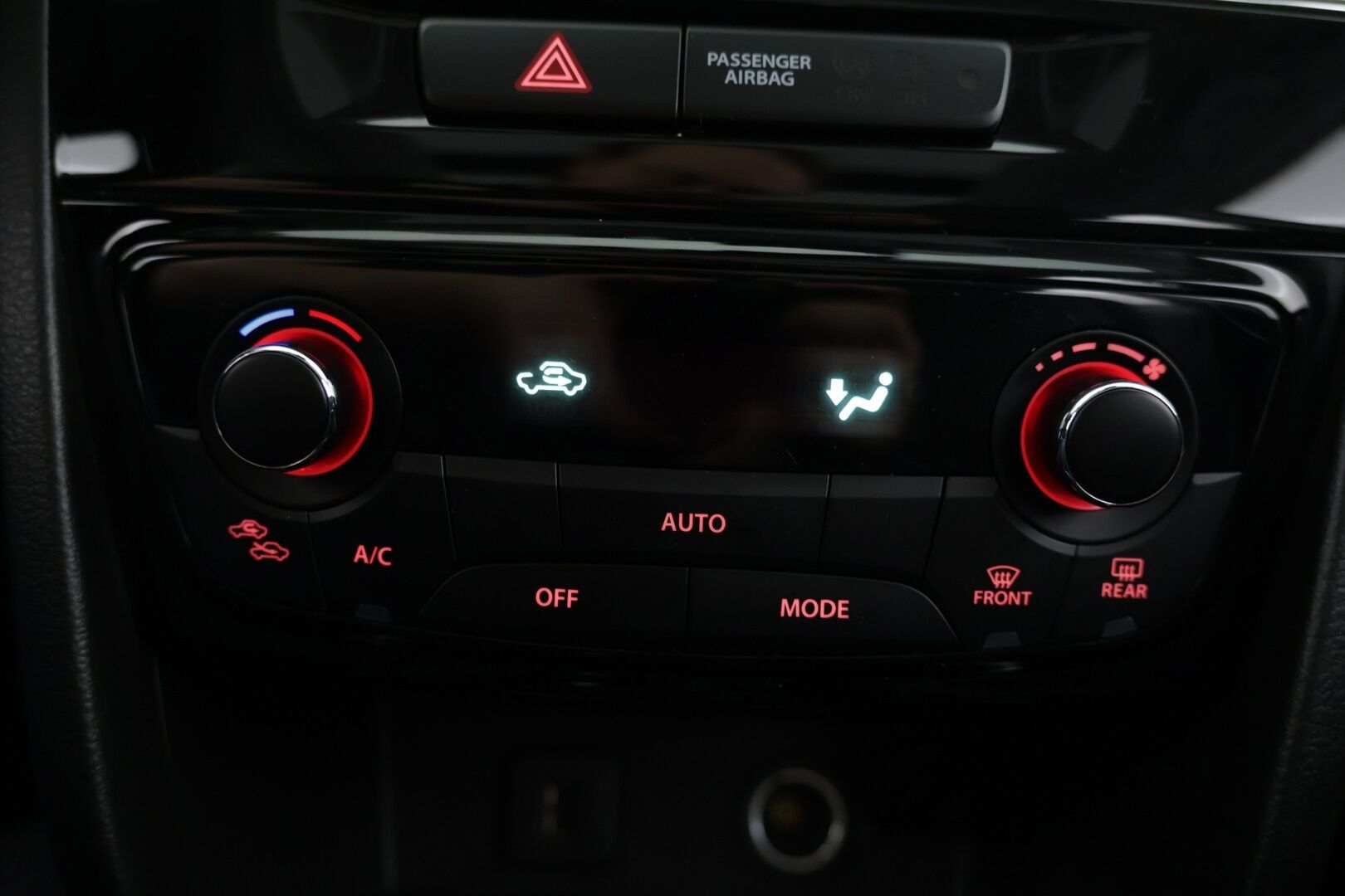 Suzuki Vitara 2023 1,5 HYBRID 4WD GLX+SR 6AGS-aut * ACC / Navi / Panorama / Bluetooth / P. kamera * - 1-om. Suomi-auto / 2 x aluvanteet / Huippu varusteet - HULLUT AVAJAISHULINAT KORKOTARJOUS 3,29 %