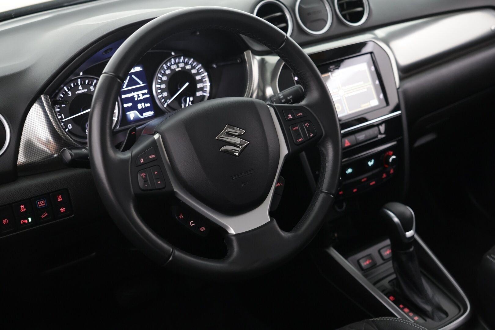 Suzuki Vitara 2023 1,5 HYBRID 4WD GLX+SR 6AGS-aut * ACC / Navi / Panorama / Bluetooth / P. kamera * - 1-om. Suomi-auto / 2 x aluvanteet / Huippu varusteet - HULLUT AVAJAISHULINAT KORKOTARJOUS 3,29 %