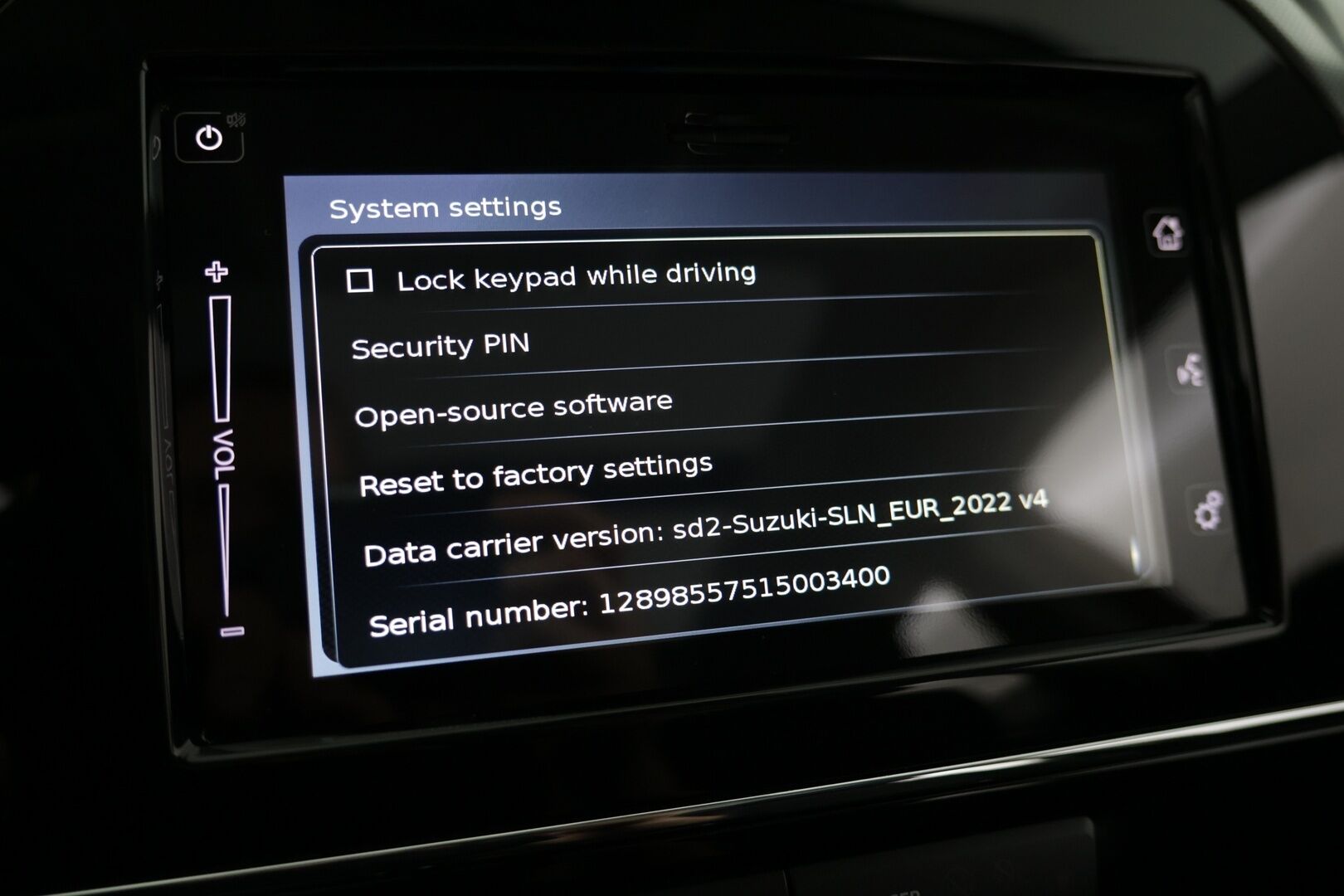 Suzuki Vitara 2023 1,5 HYBRID 4WD GLX+SR 6AGS-aut * ACC / Navi / Panorama / Bluetooth / P. kamera * - 1-om. Suomi-auto / 2 x aluvanteet / Huippu varusteet - HULLUT AVAJAISHULINAT KORKOTARJOUS 3,29 %