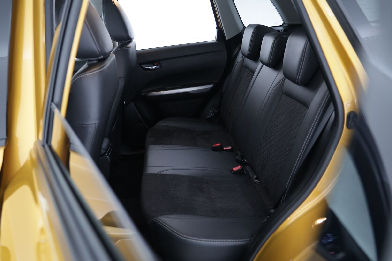 Suzuki Vitara 2023 1,5 HYBRID 4WD GLX+SR 6AGS-aut * ACC / Navi / Panorama / Bluetooth / P. kamera * - 1-om. Suomi-auto / 2 x aluvanteet / Huippu varusteet - HULLUT AVAJAISHULINAT KORKOTARJOUS 3,29 %