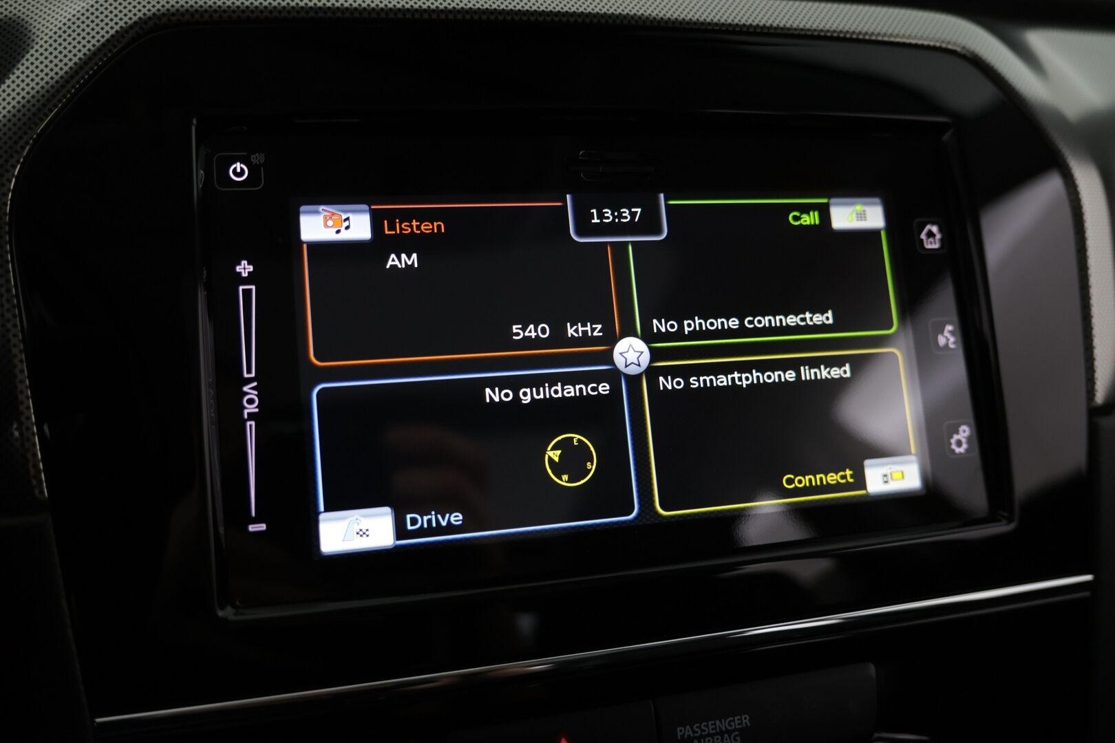 Suzuki Vitara 2023 1,5 HYBRID 4WD GLX+SR 6AGS-aut * ACC / Navi / Panorama / Bluetooth / P. kamera * - 1-om. Suomi-auto / 2 x aluvanteet / Huippu varusteet - HULLUT AVAJAISHULINAT KORKOTARJOUS 3,29 %