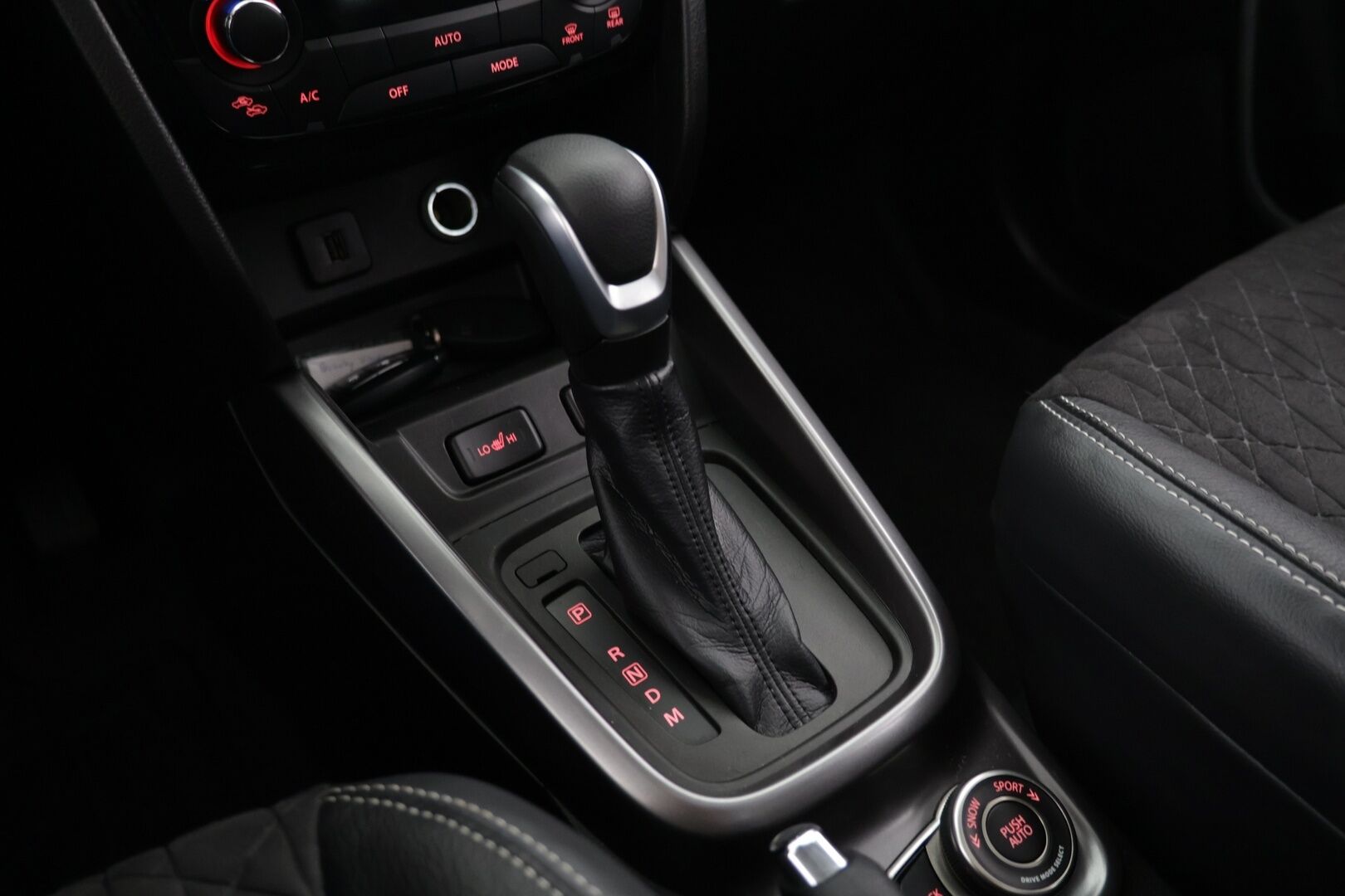 Suzuki Vitara 2023 1,5 HYBRID 4WD GLX+SR 6AGS-aut * ACC / Navi / Panorama / Bluetooth / P. kamera * - 1-om. Suomi-auto / 2 x aluvanteet / Huippu varusteet - HULLUT AVAJAISHULINAT KORKOTARJOUS 3,29 %