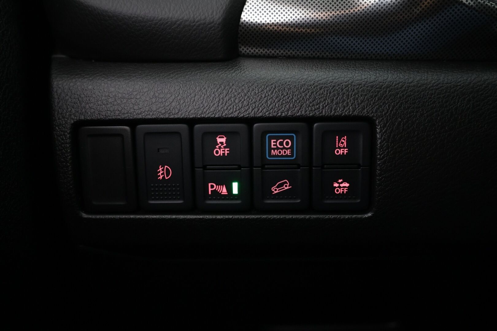 Suzuki Vitara 2023 1,5 HYBRID 4WD GLX+SR 6AGS-aut * ACC / Navi / Panorama / Bluetooth / P. kamera * - 1-om. Suomi-auto / 2 x aluvanteet / Huippu varusteet - HULLUT AVAJAISHULINAT KORKOTARJOUS 3,29 %