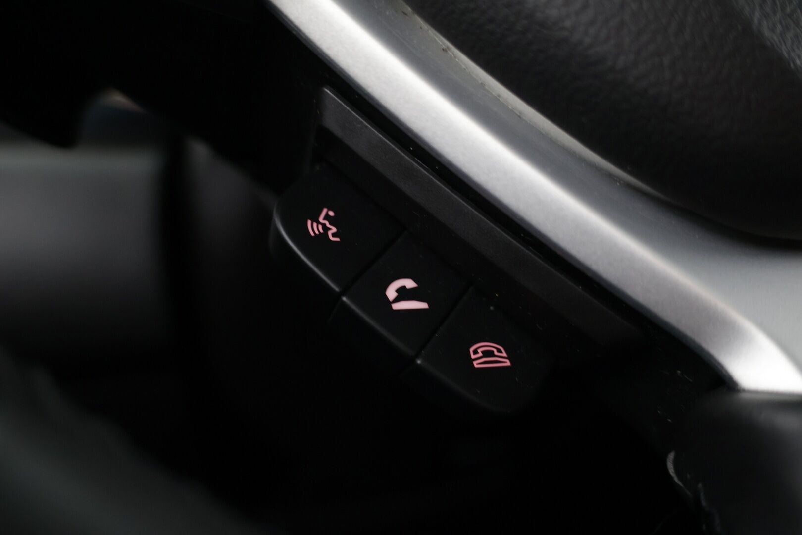 Suzuki Vitara 2023 1,5 HYBRID 4WD GLX+SR 6AGS-aut * ACC / Navi / Panorama / Bluetooth / P. kamera * - 1-om. Suomi-auto / 2 x aluvanteet / Huippu varusteet - HULLUT AVAJAISHULINAT KORKOTARJOUS 3,29 %