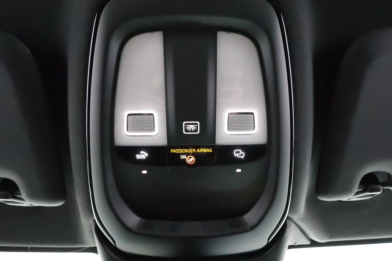 Volvo V60 2023 T6 AWD Long Range Plus Dark aut * Lisälämmitin / Vetokoukku / Adapt.Vakkari / Full LED / 360-Kamera / Sporttinahat Muistilla - 1-om Suomi-auto / Akku kuntotarkastettu / 2x Latauskaapelit / Kahdet renkaat aluvanteilla