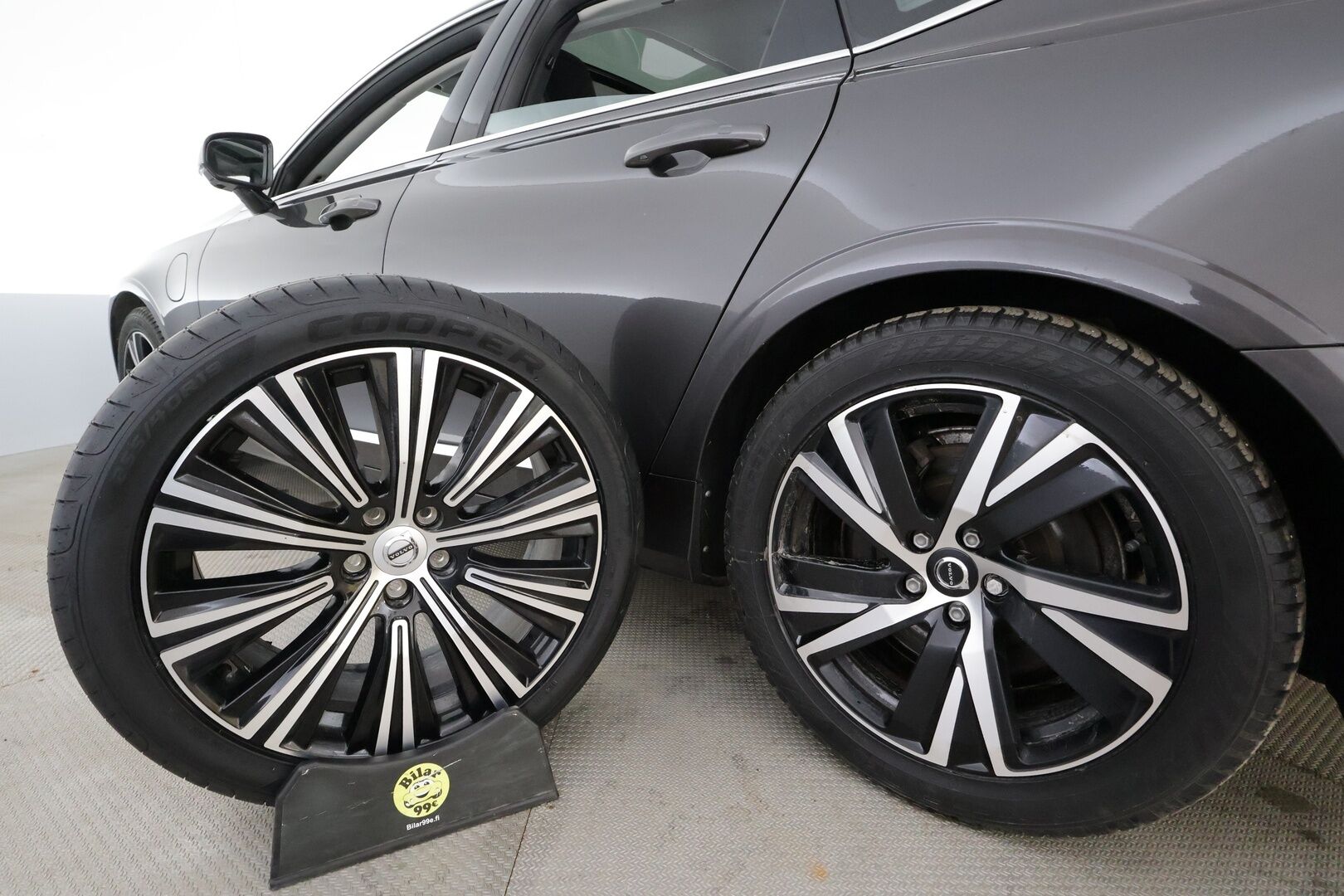 Volvo S90 2023 T8 AWD Long Range High Performance Ultimate Bright aut * ACC / HUD / 360° / Muistipenkit / H&K / Lasikattoluukku * - 1.Om Suomi-auto / Akku kuntotarkastettu / Kahdet renkaat aluvanteilla / Merkkihuollettu / Huippuvarusteet - HULLUT AVAJAISHULINAT KORKOTARJOUS 3,29 %